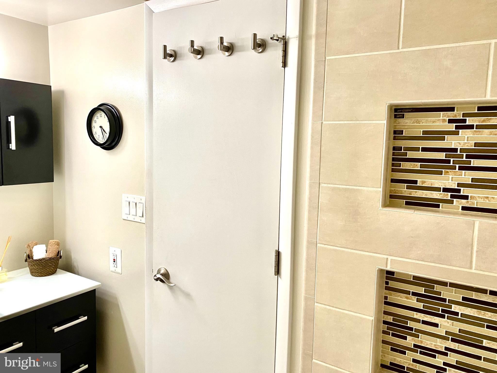 ROTONDA - Residential Lease