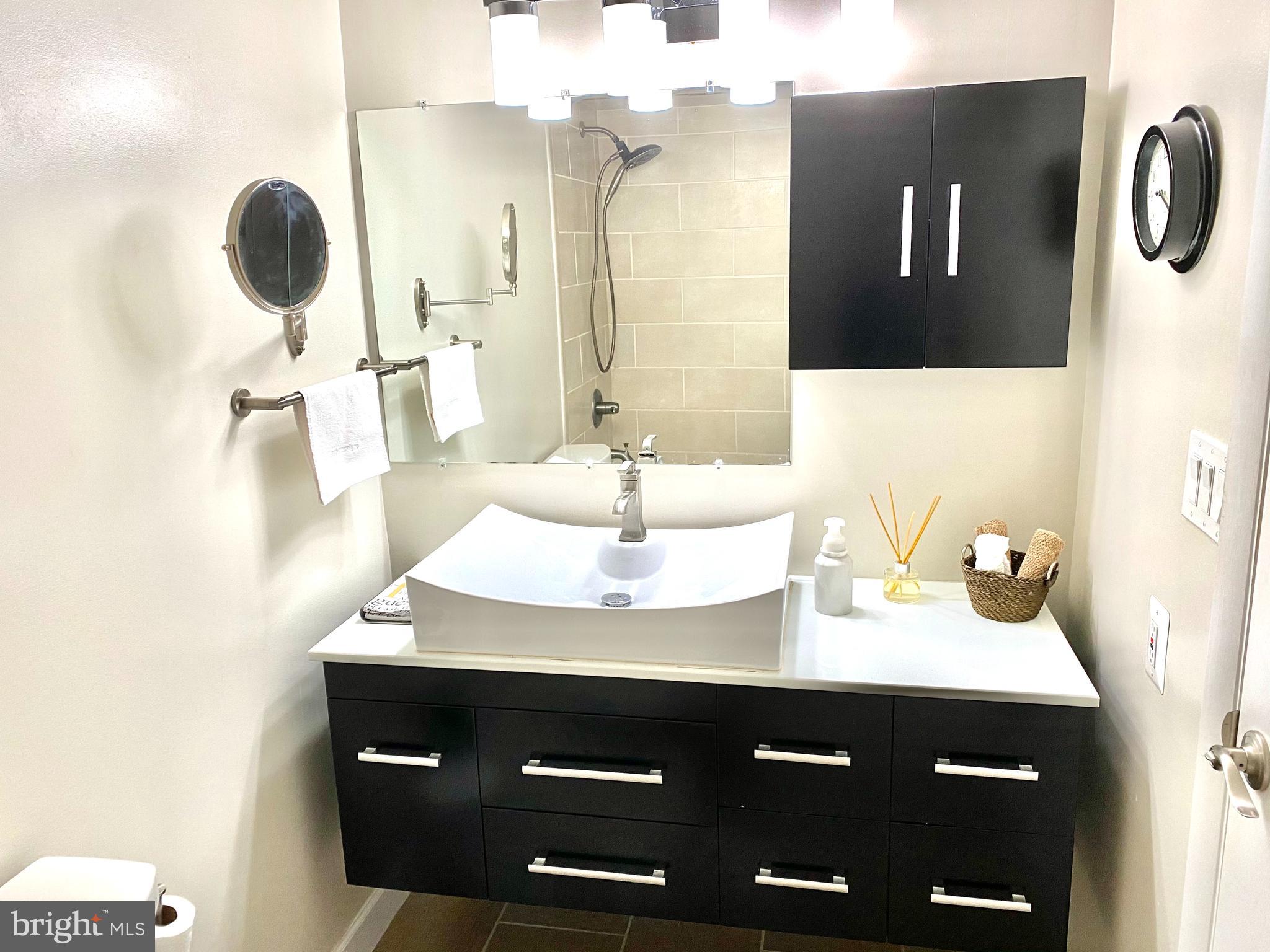 ROTONDA - Residential Lease