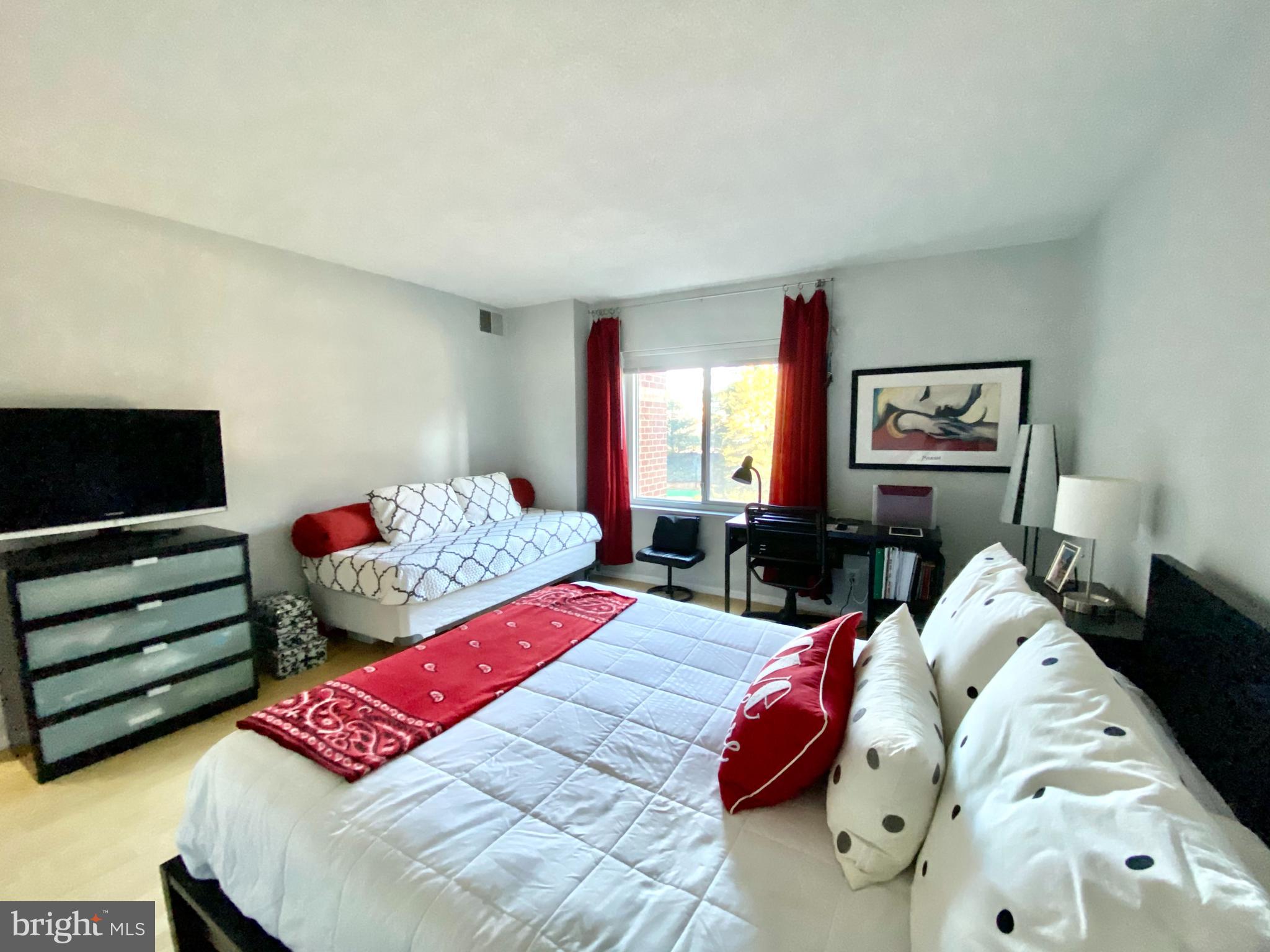 ROTONDA - Residential Lease