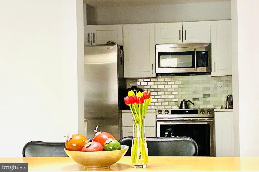 ROTONDA - Residential Lease