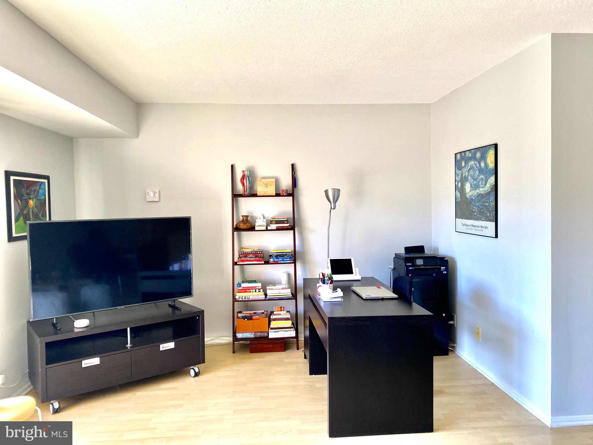 ROTONDA - Residential Lease