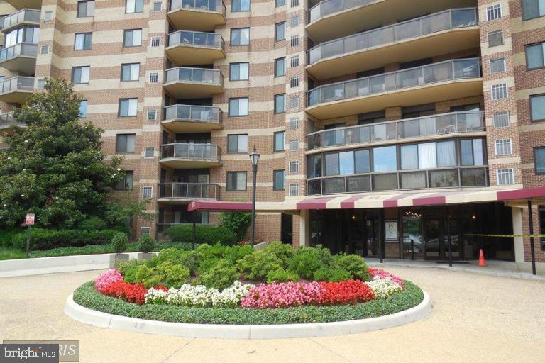 ROTONDA - Residential Lease