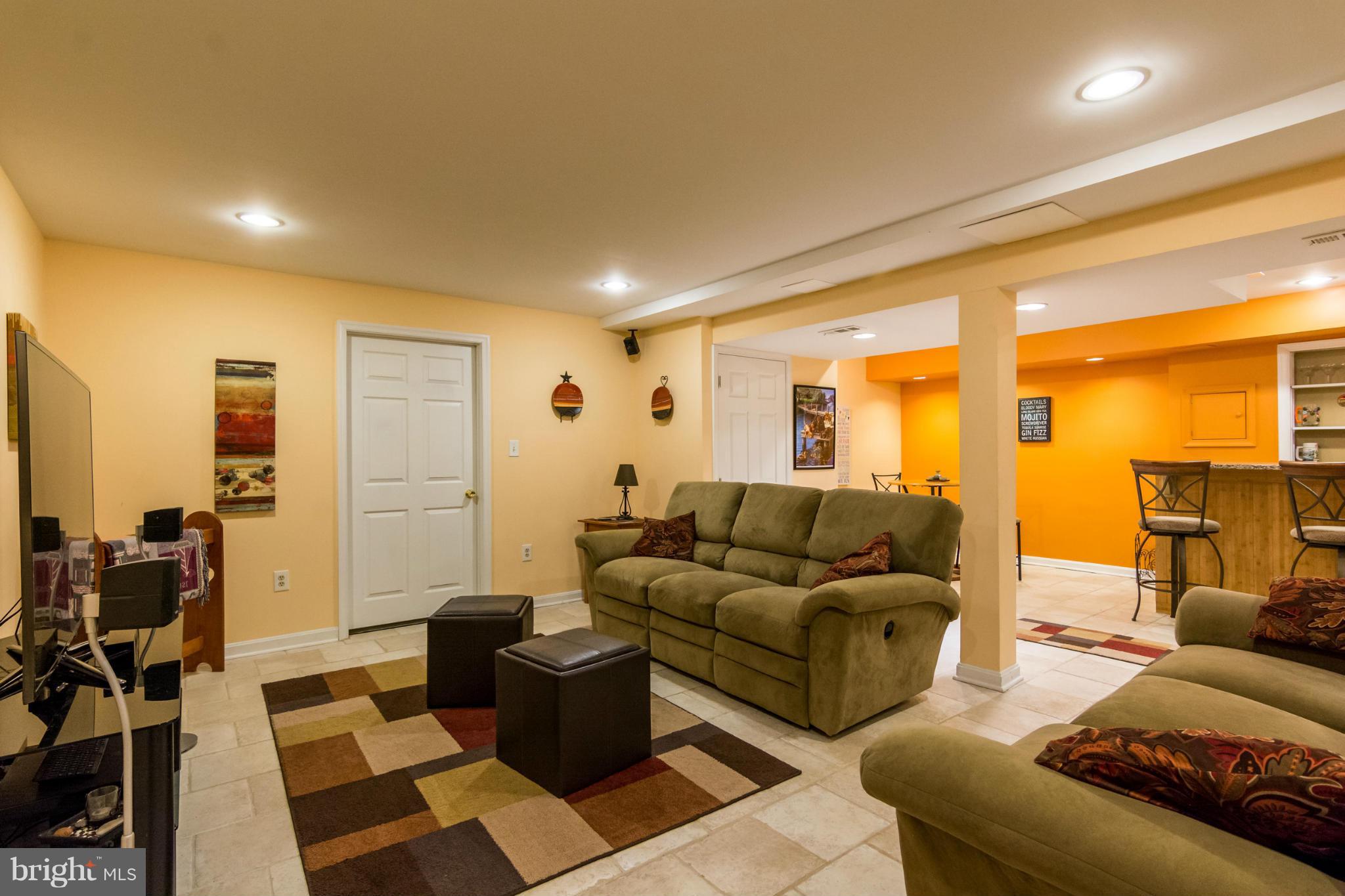 HAMPTON CHASE - Residential