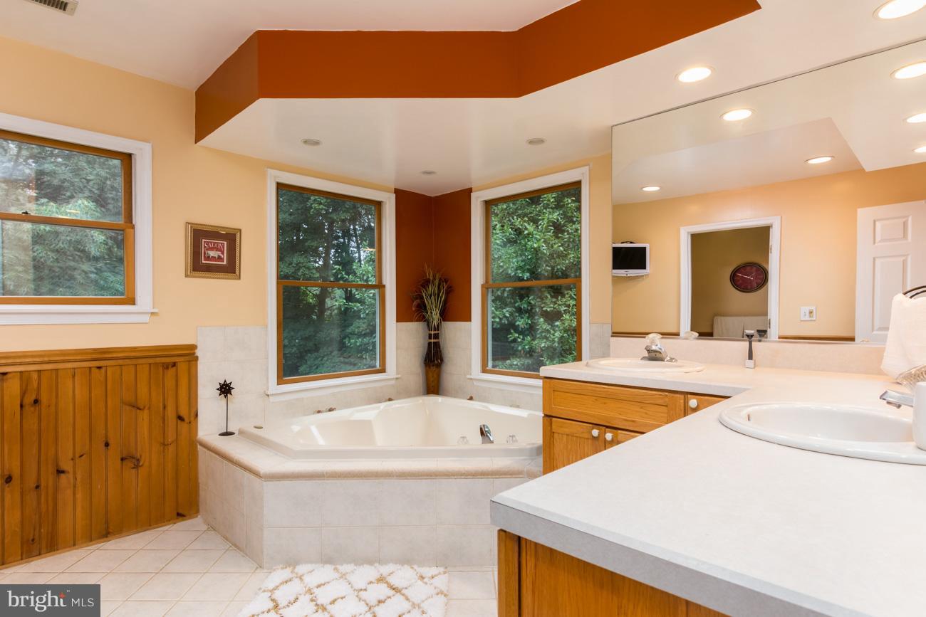 HAMPTON CHASE - Residential