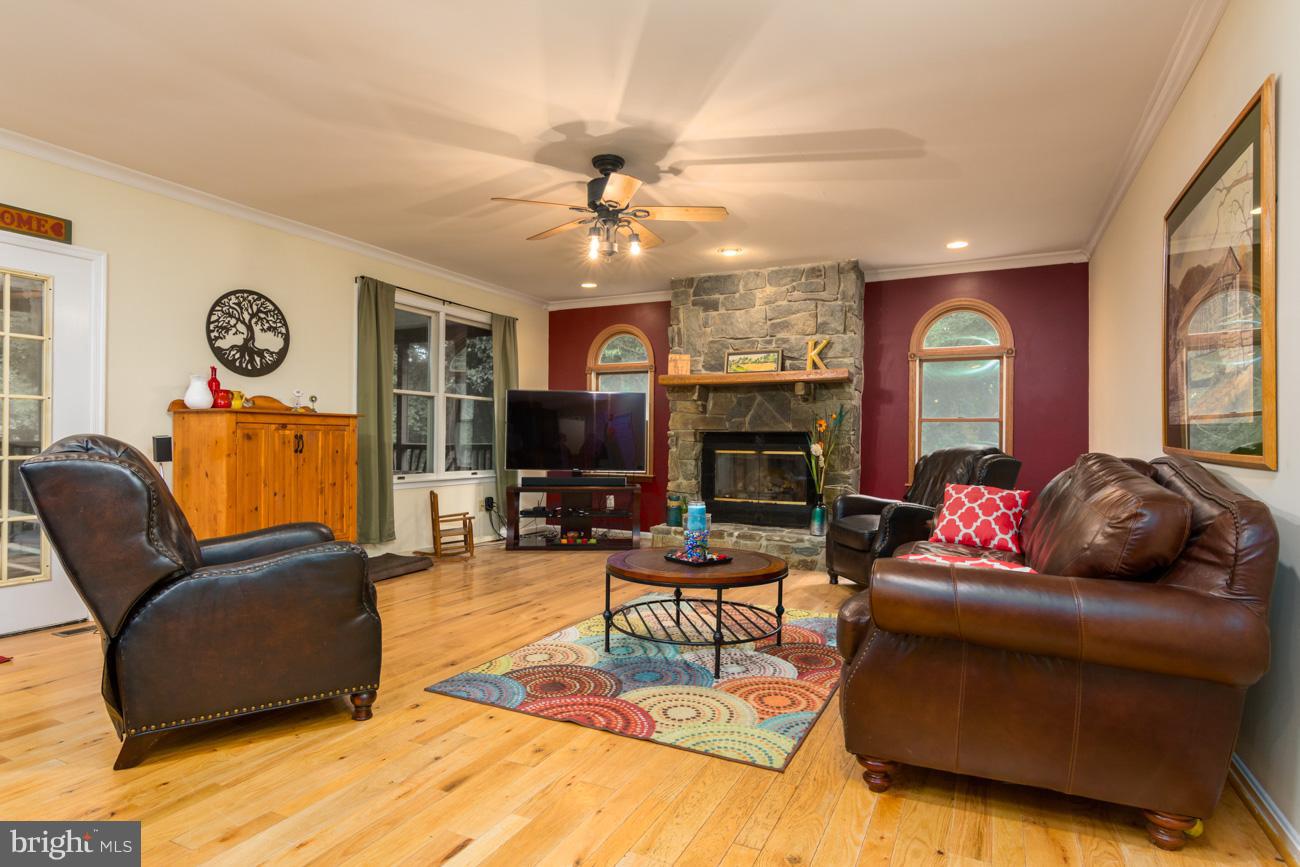 HAMPTON CHASE - Residential