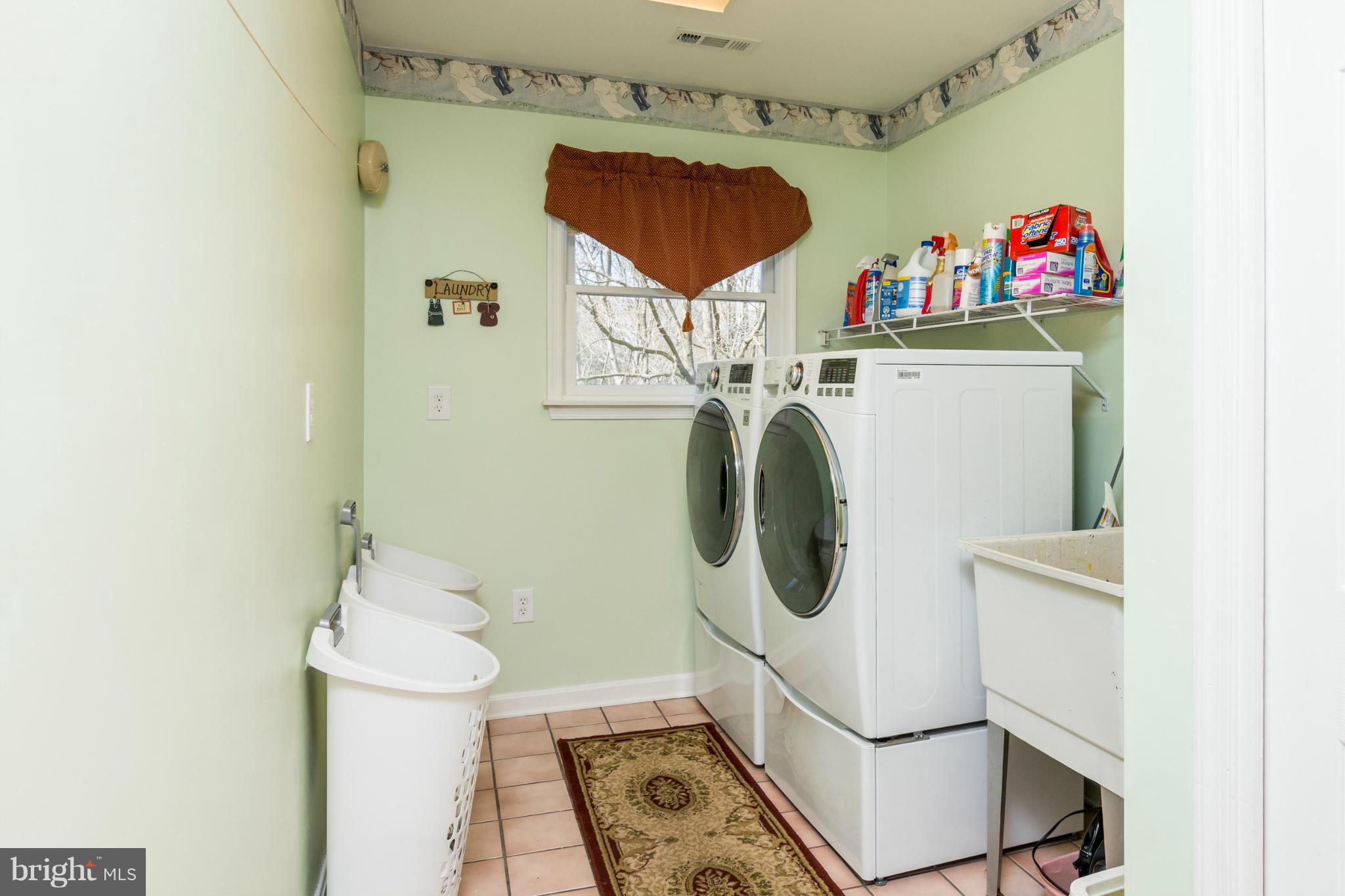 HAMPTON CHASE - Residential