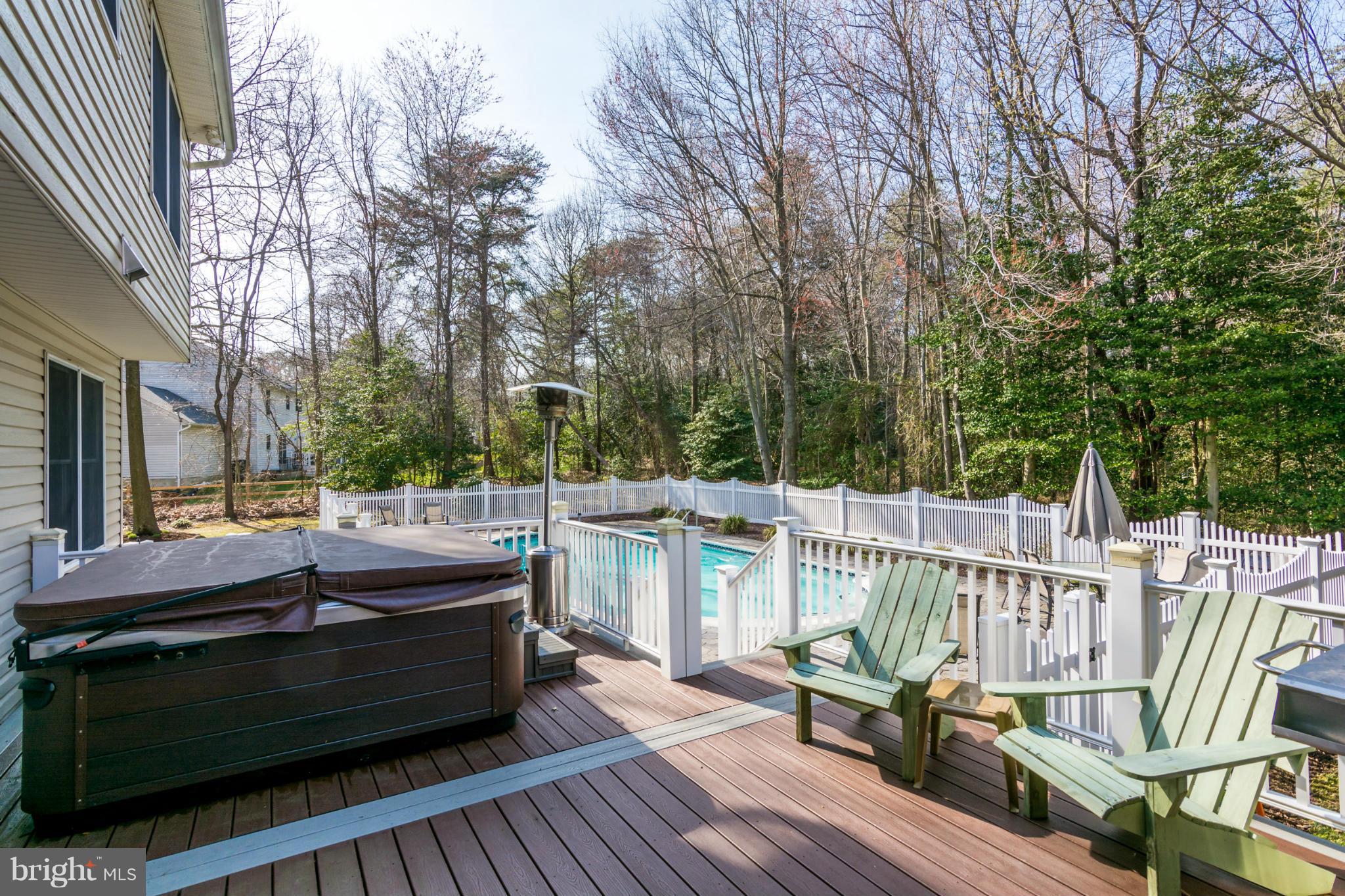 HAMPTON CHASE - Residential