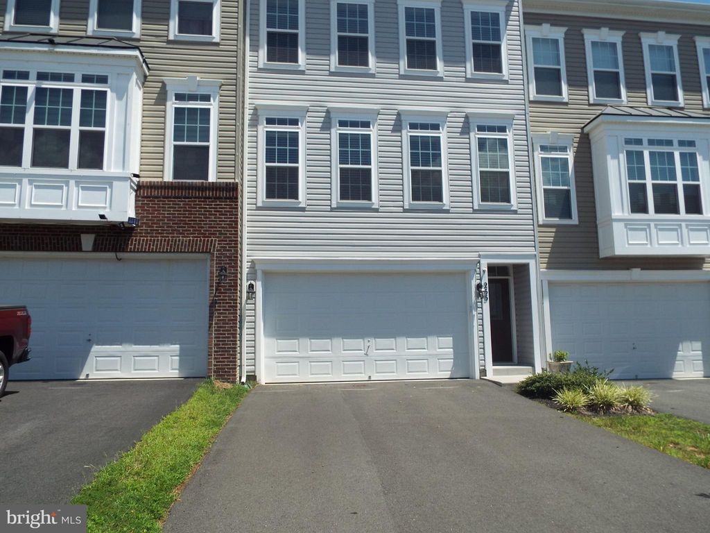 Photo of 235 Upper Brook Terrace, PURCELLVILLE, VA 20132 (MLS # VALO2107008)