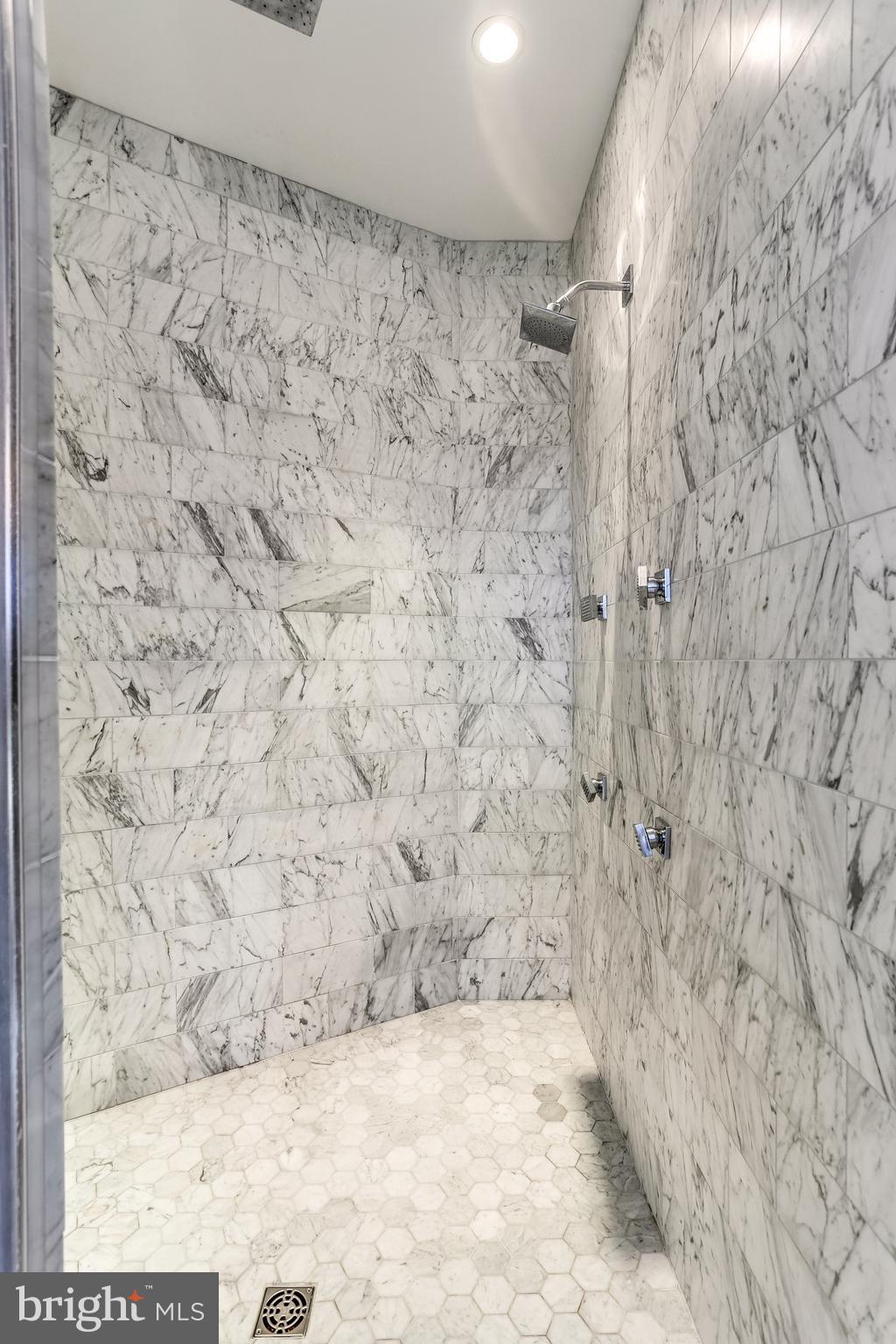 LUTHERVILLE - Residential