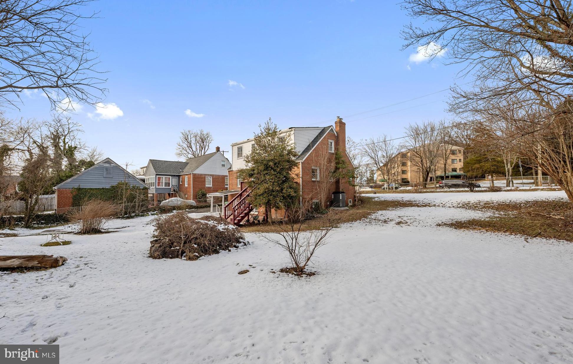 LIVINGSTON OAKS - Residential