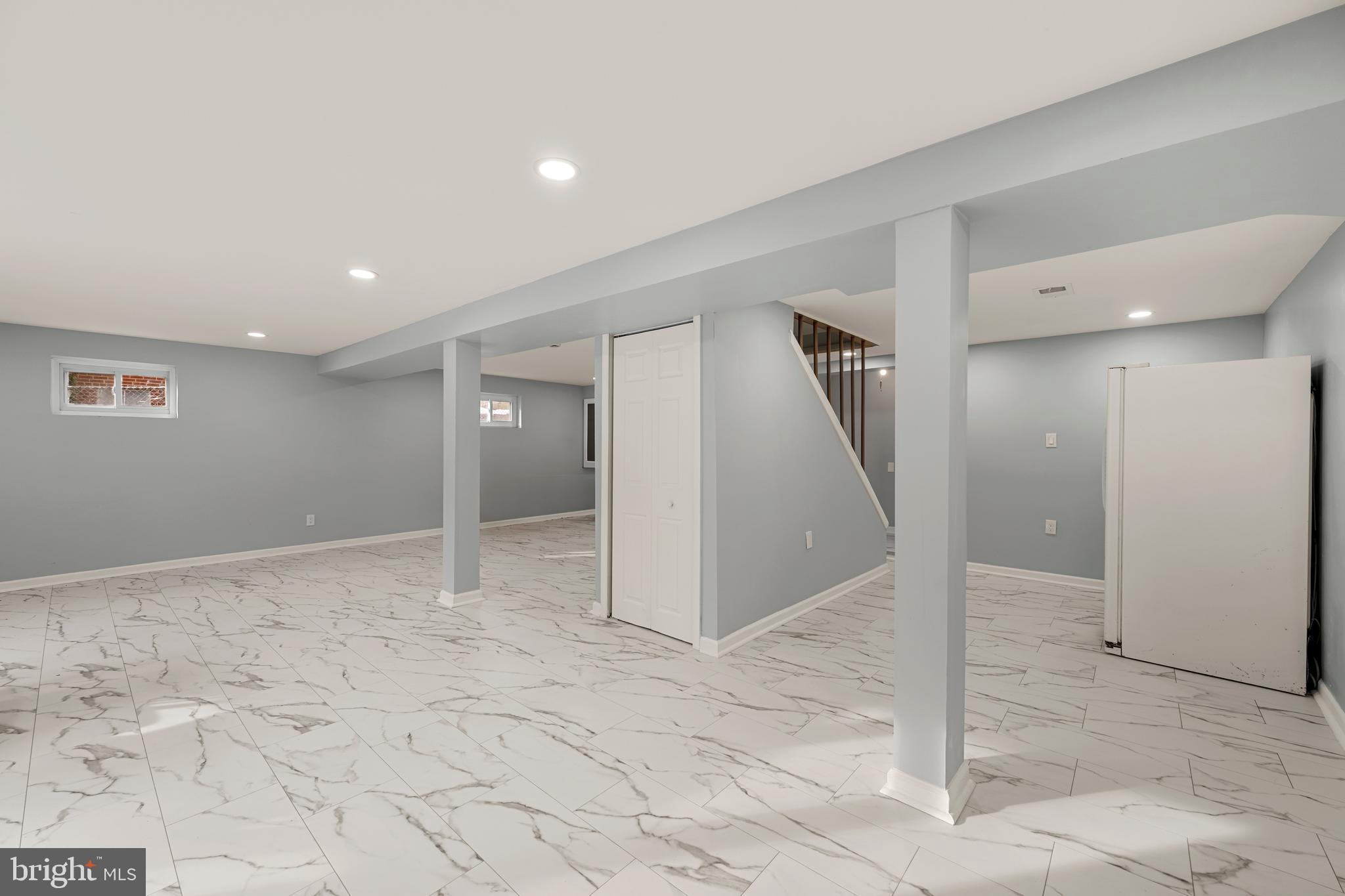 LIVINGSTON OAKS - Residential