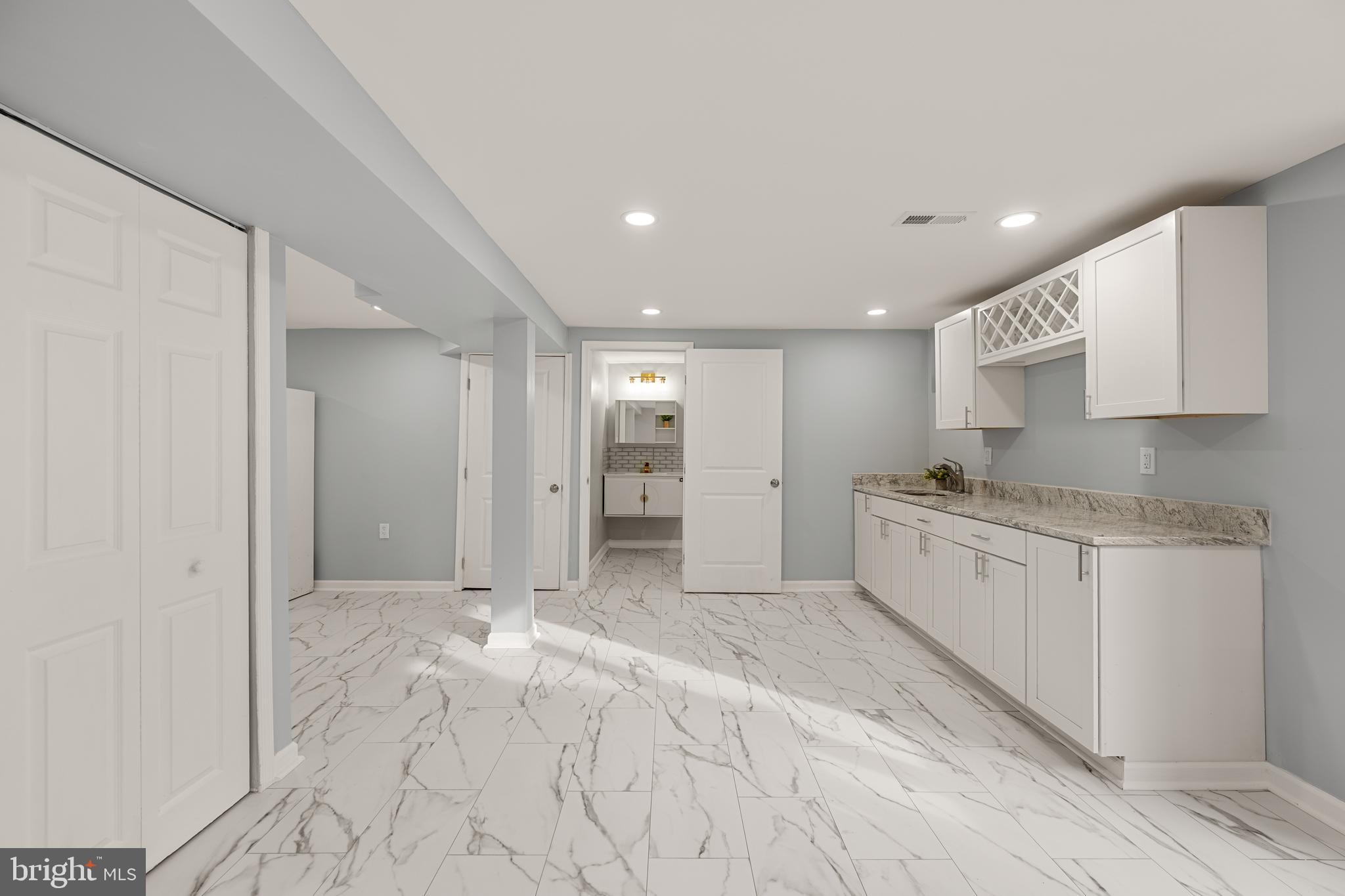 LIVINGSTON OAKS - Residential