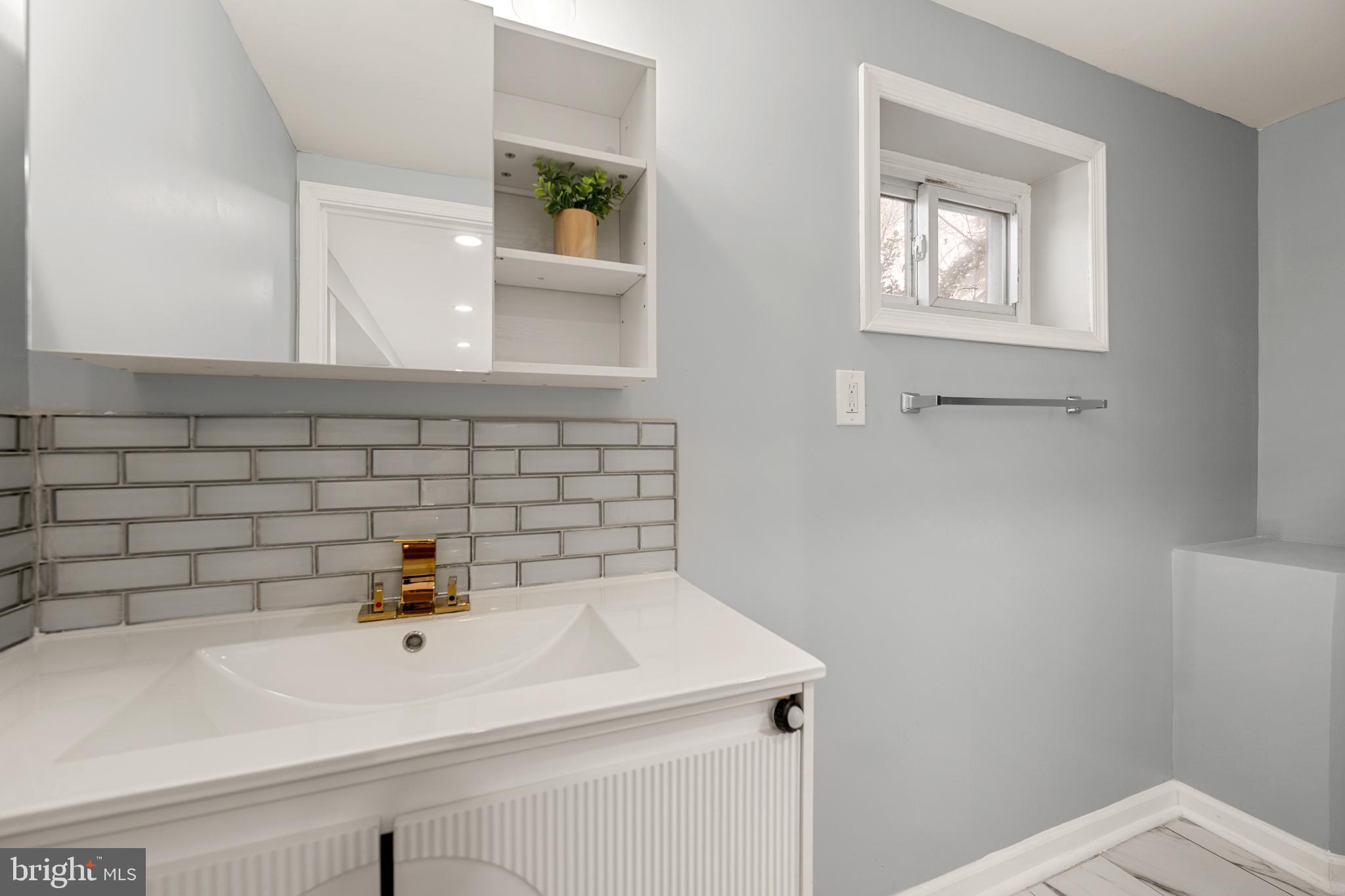 LIVINGSTON OAKS - Residential