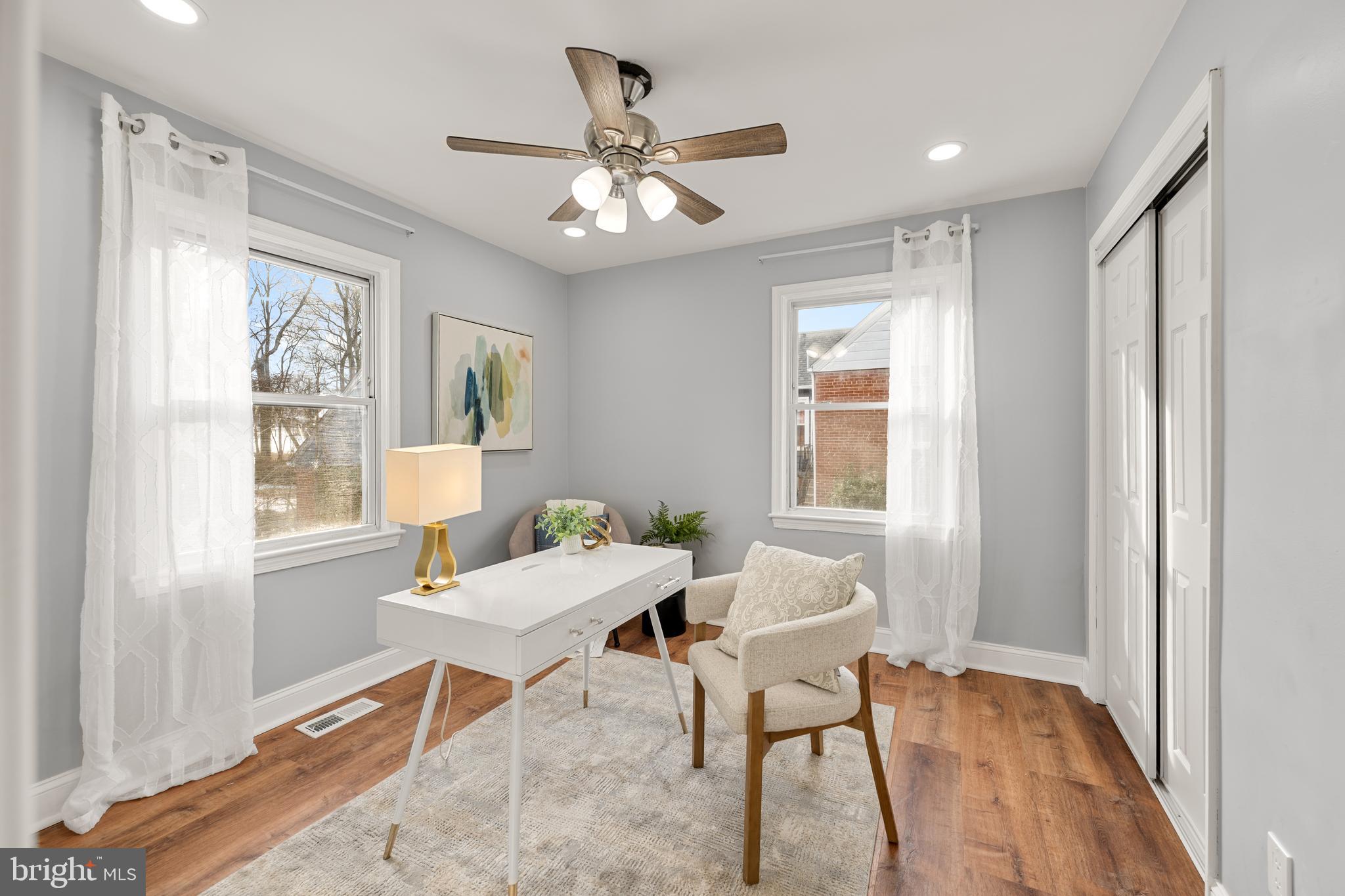 LIVINGSTON OAKS - Residential