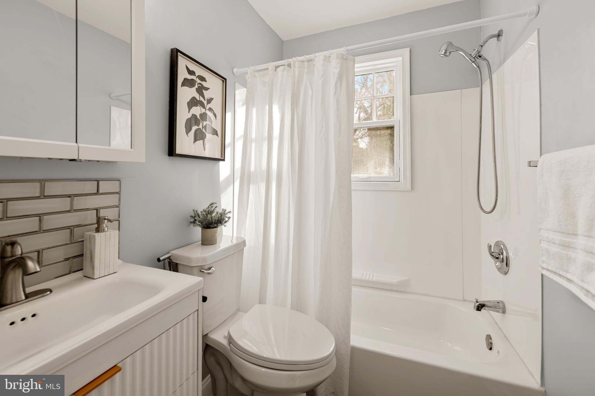 LIVINGSTON OAKS - Residential