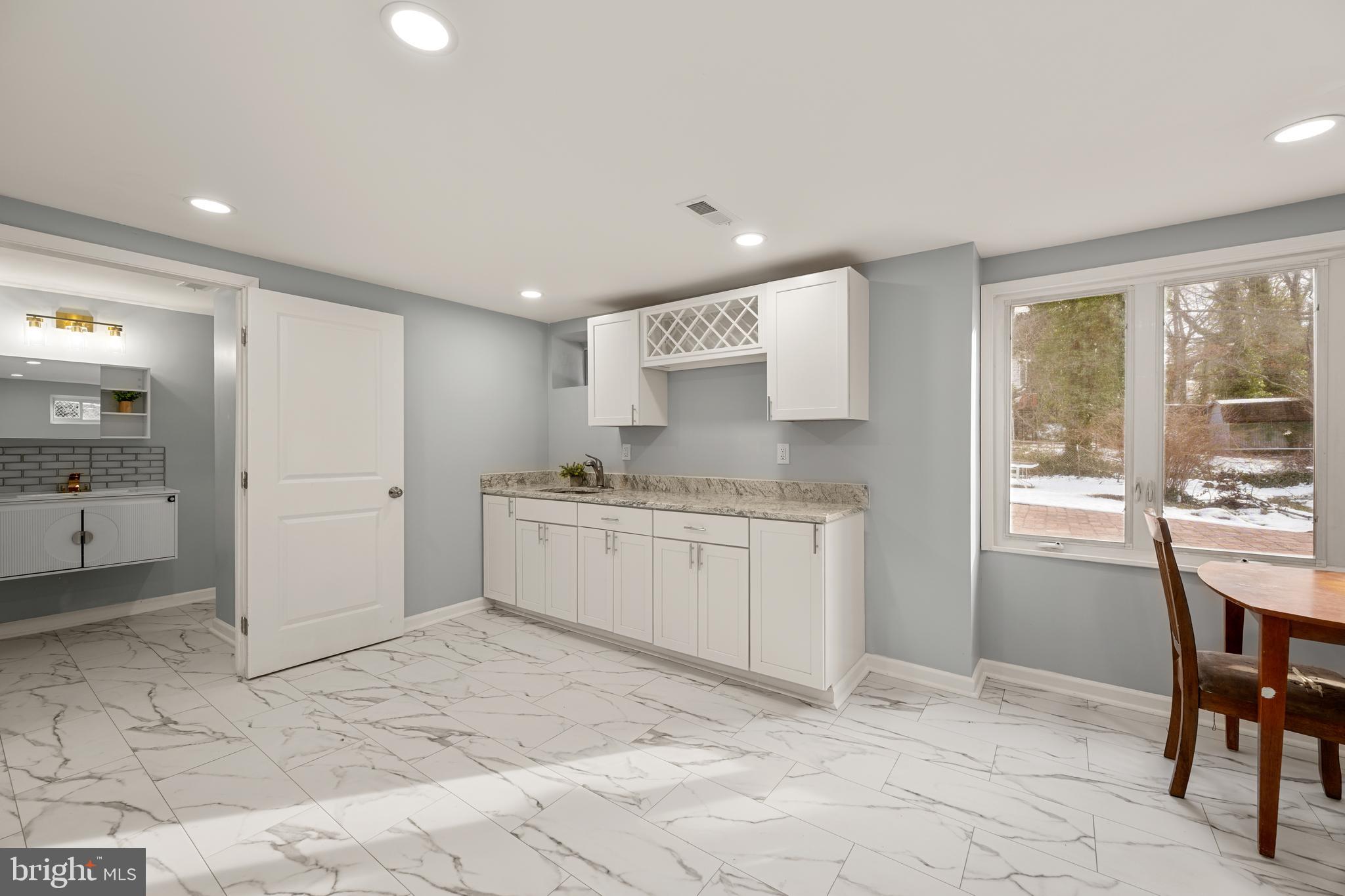 LIVINGSTON OAKS - Residential