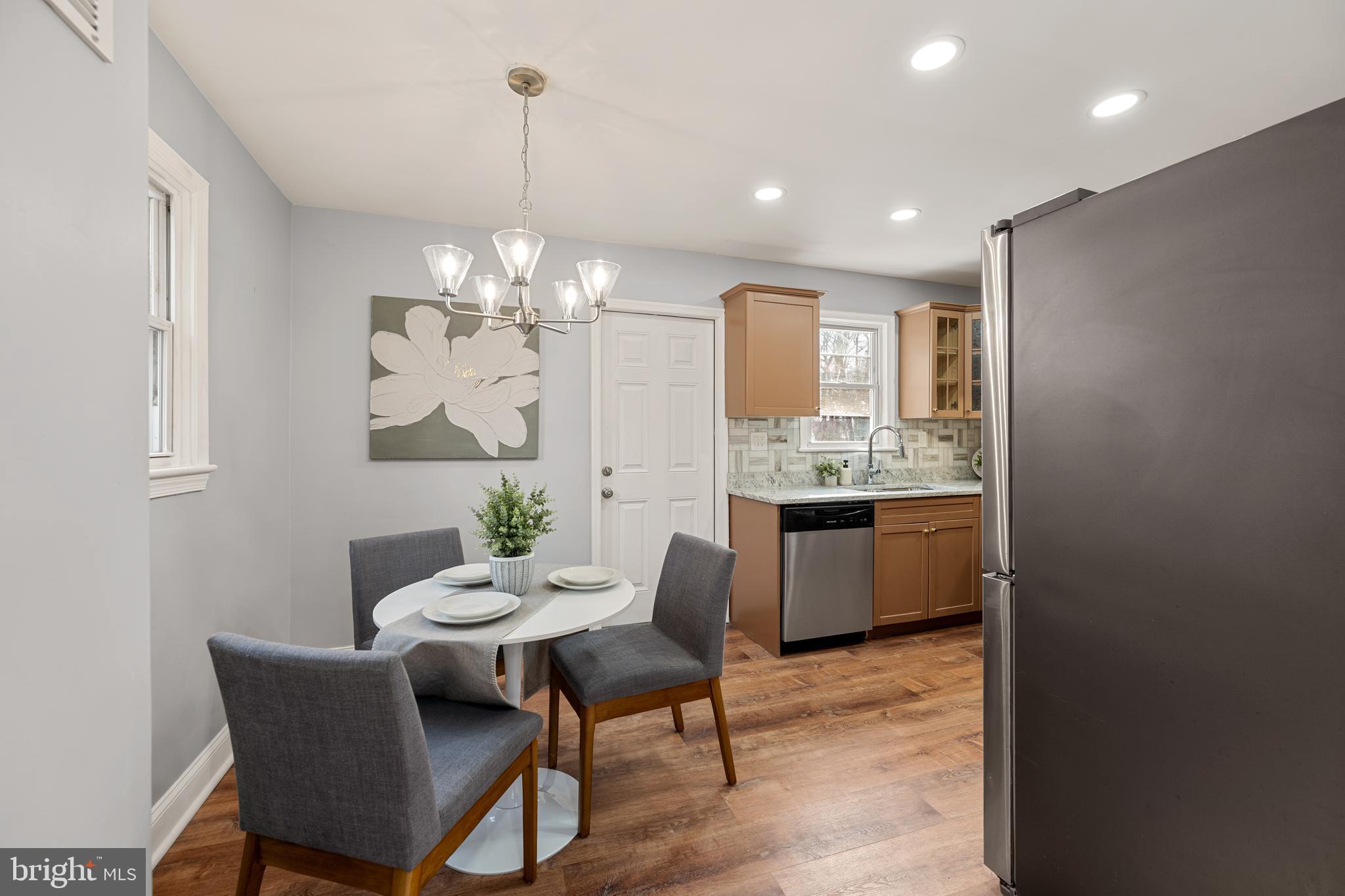 LIVINGSTON OAKS - Residential