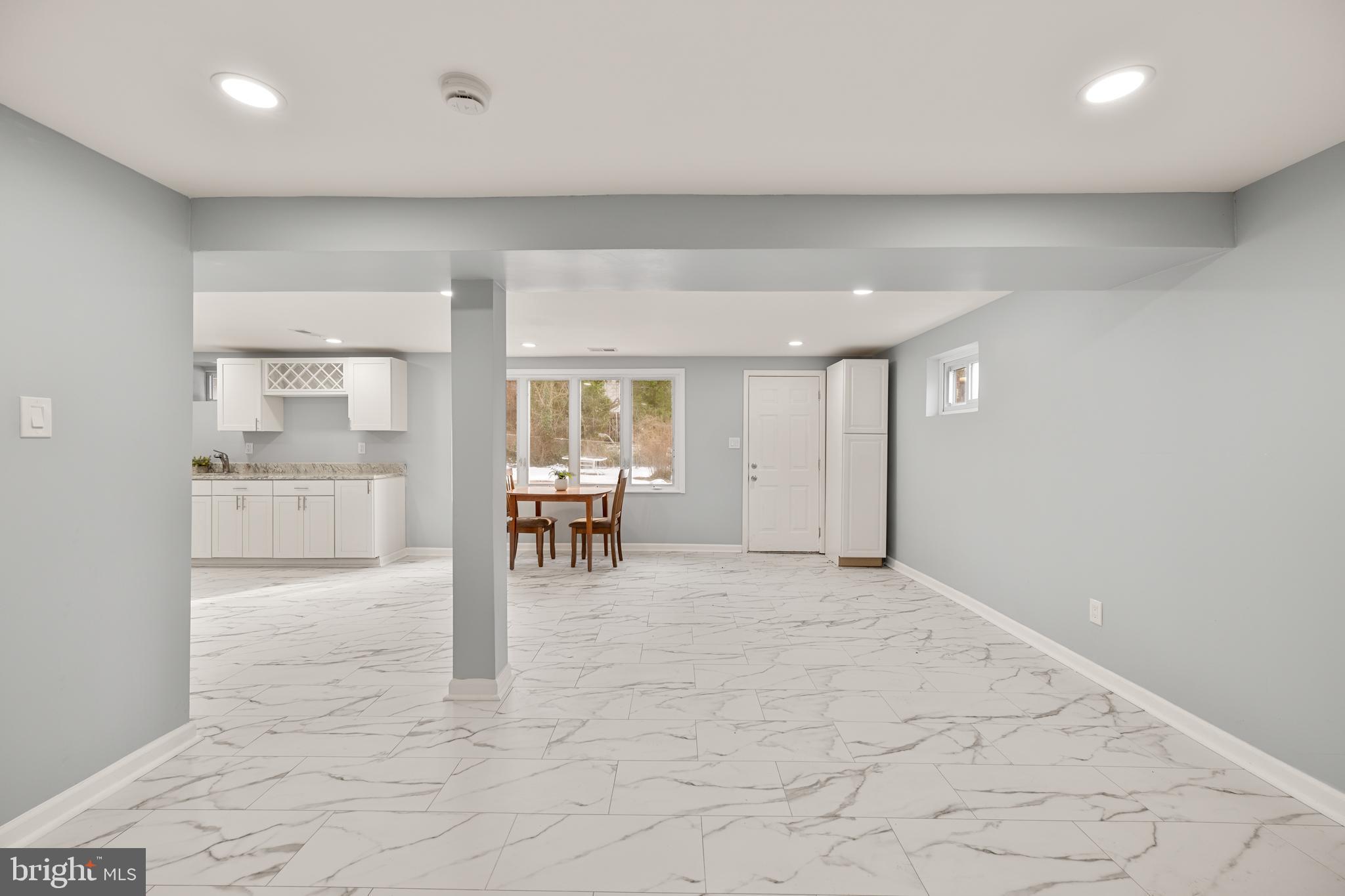 LIVINGSTON OAKS - Residential