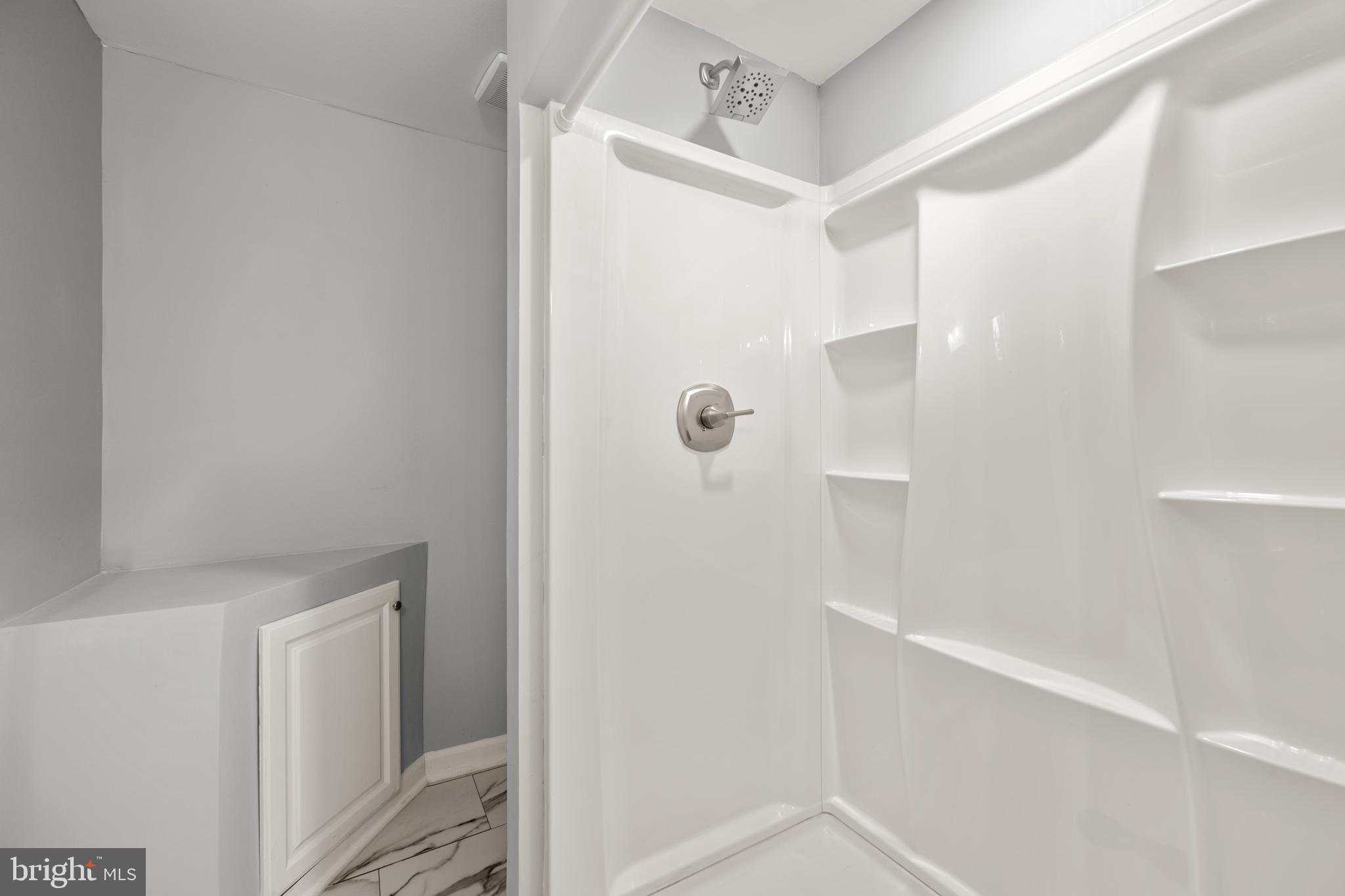 LIVINGSTON OAKS - Residential