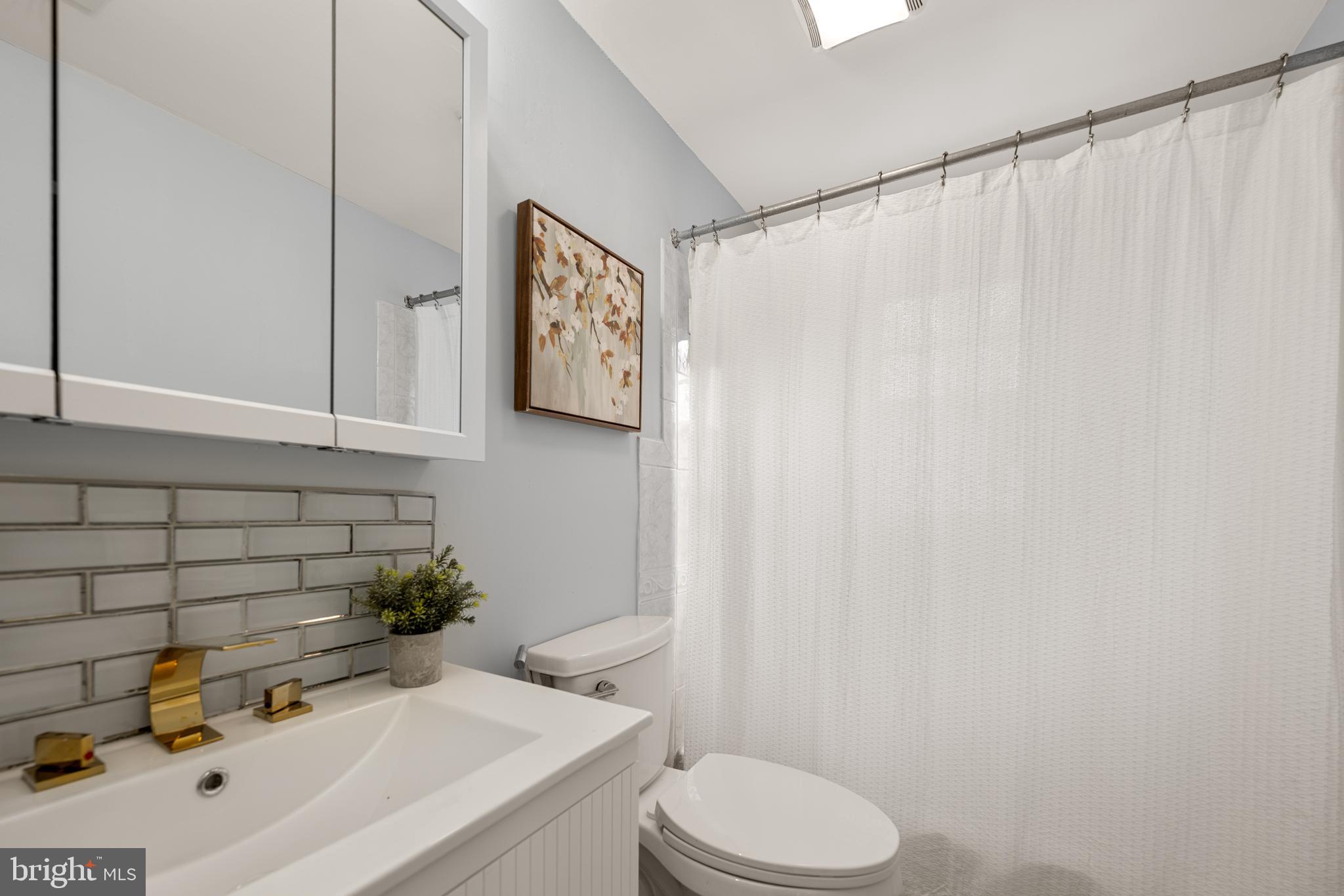 LIVINGSTON OAKS - Residential