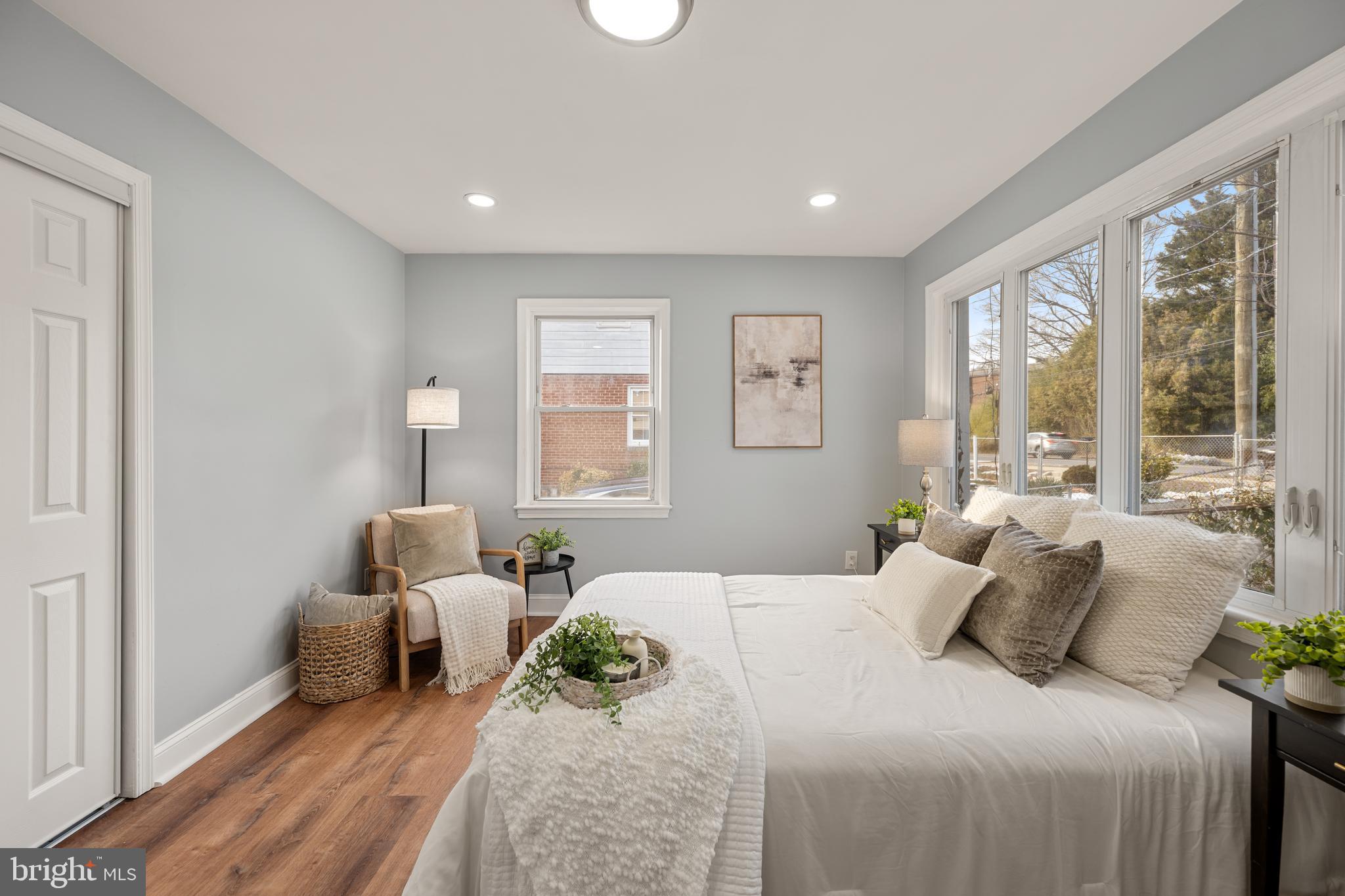 LIVINGSTON OAKS - Residential