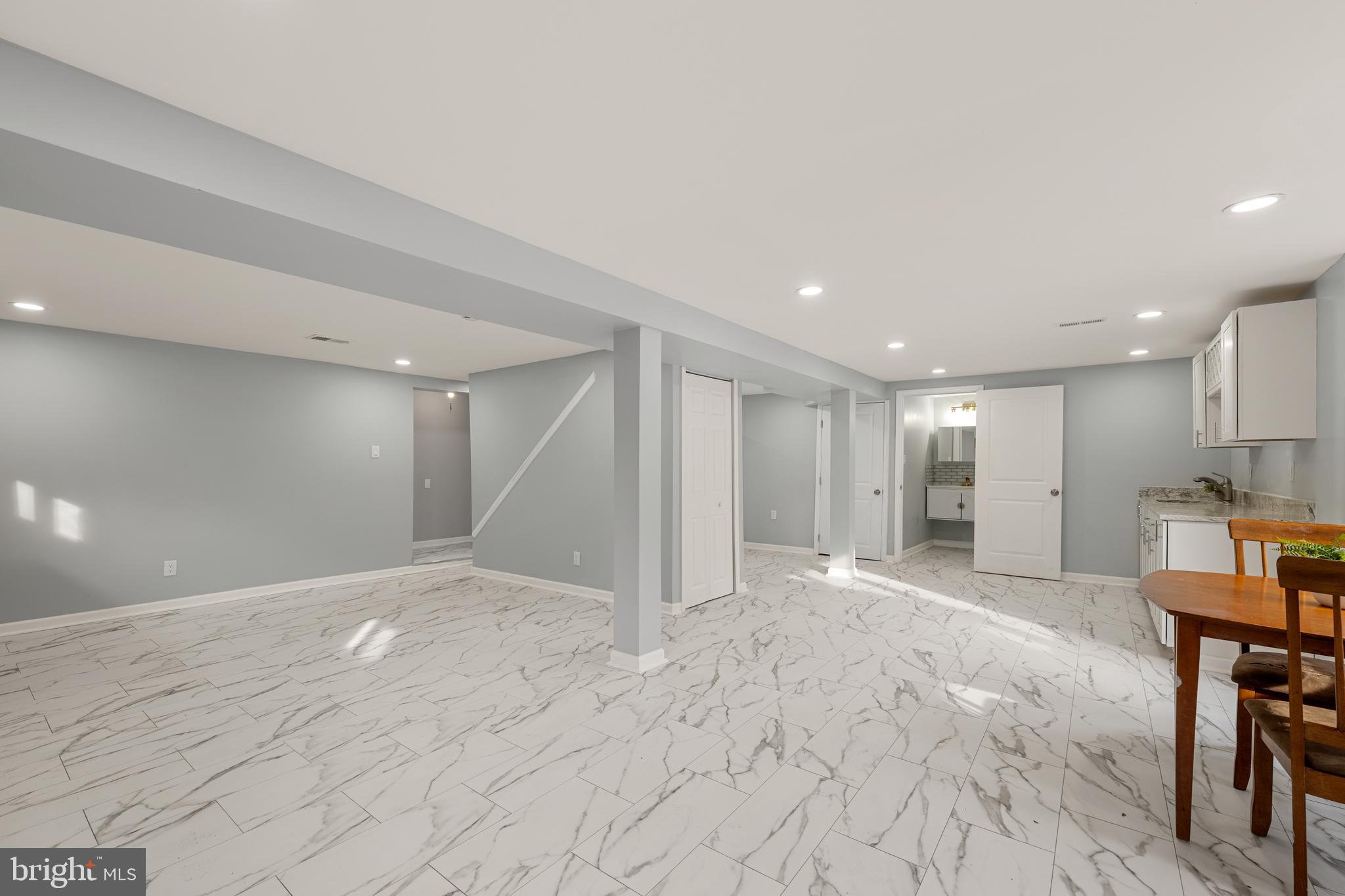 LIVINGSTON OAKS - Residential