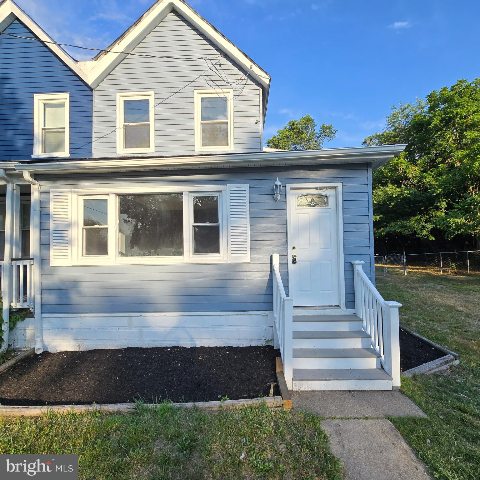 433 E MAPLE AVENUE