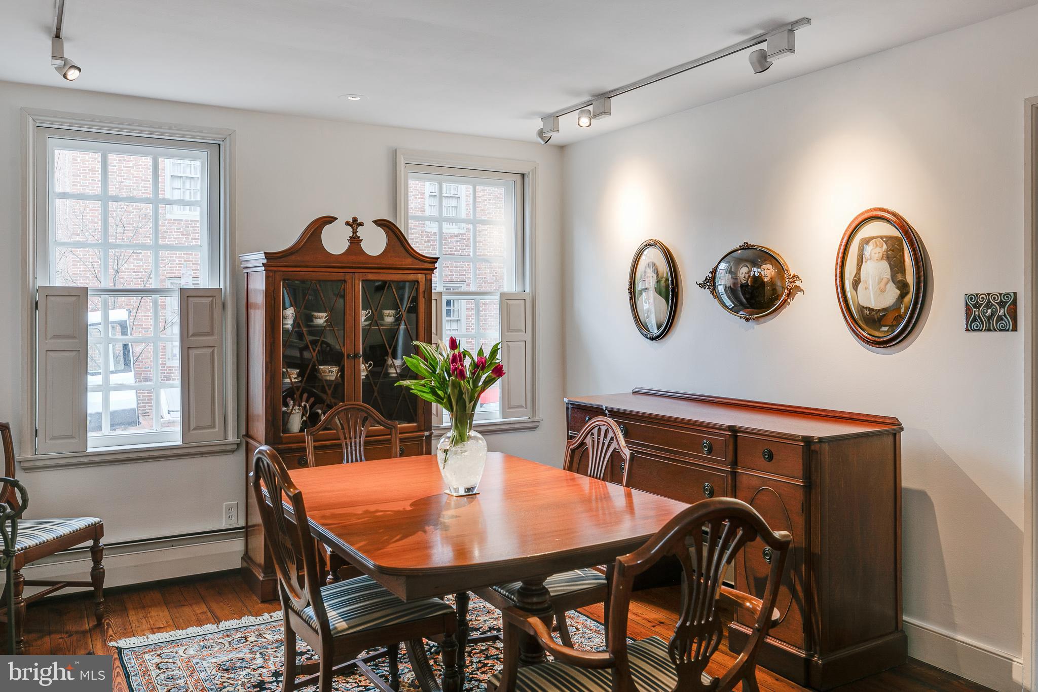 SOCIETY HILL - Residential