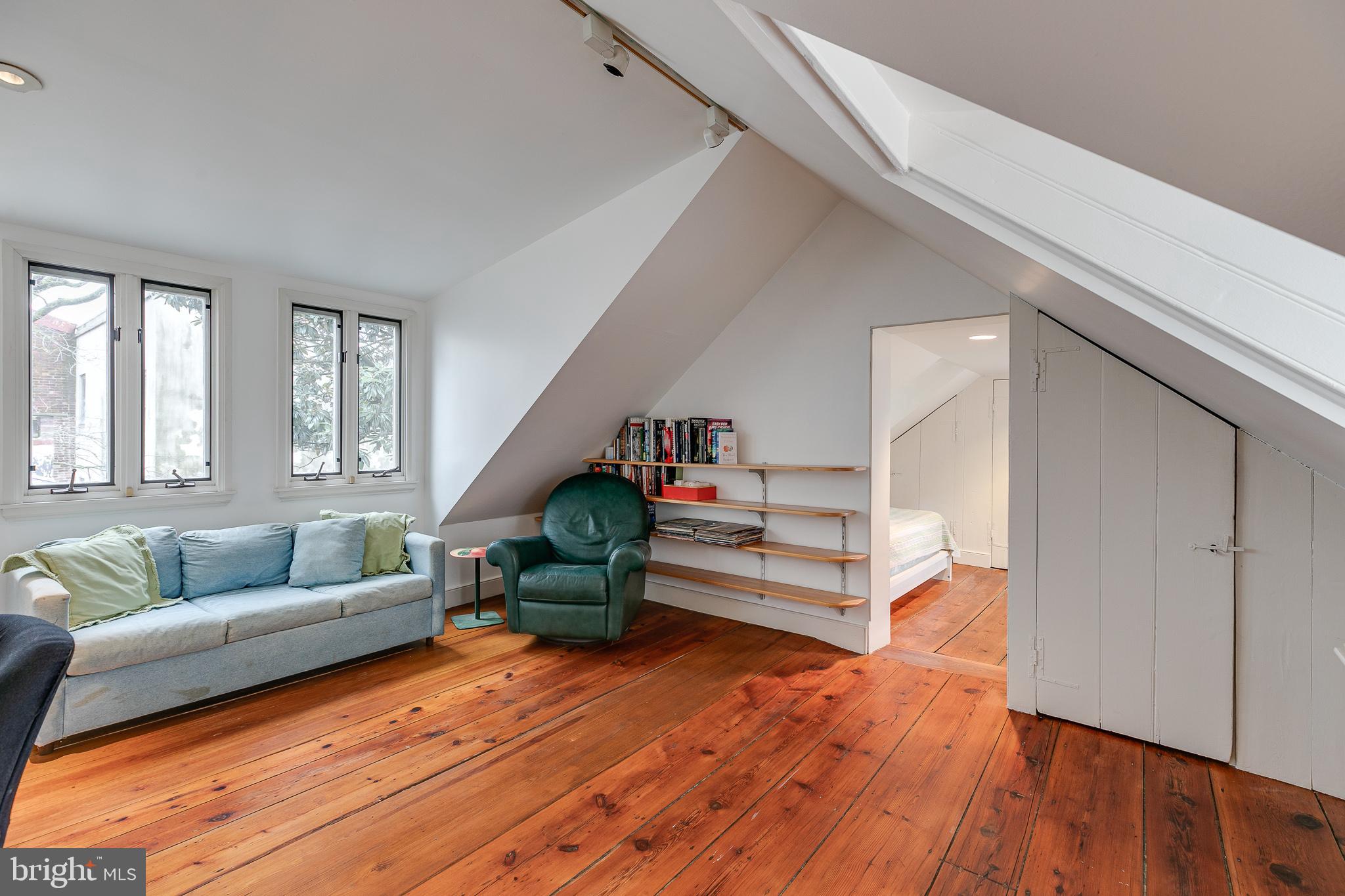 SOCIETY HILL - Residential