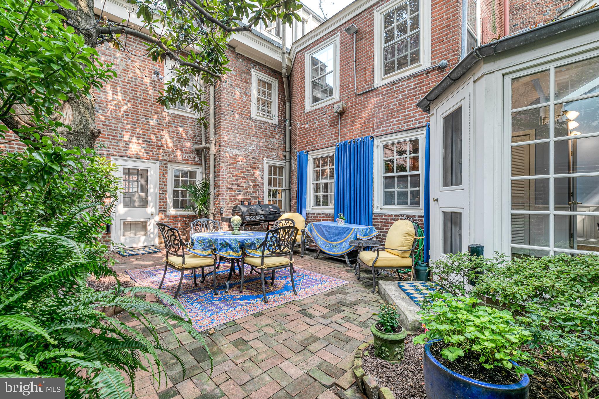 SOCIETY HILL - Residential