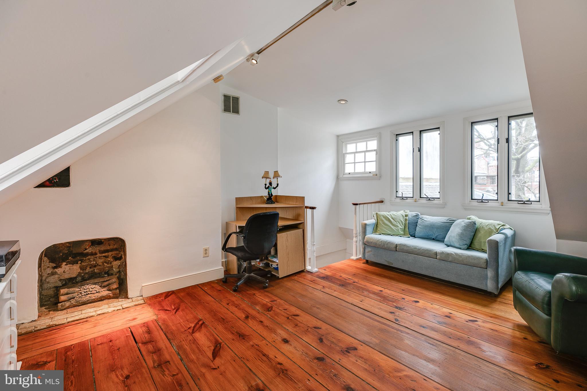 SOCIETY HILL - Residential