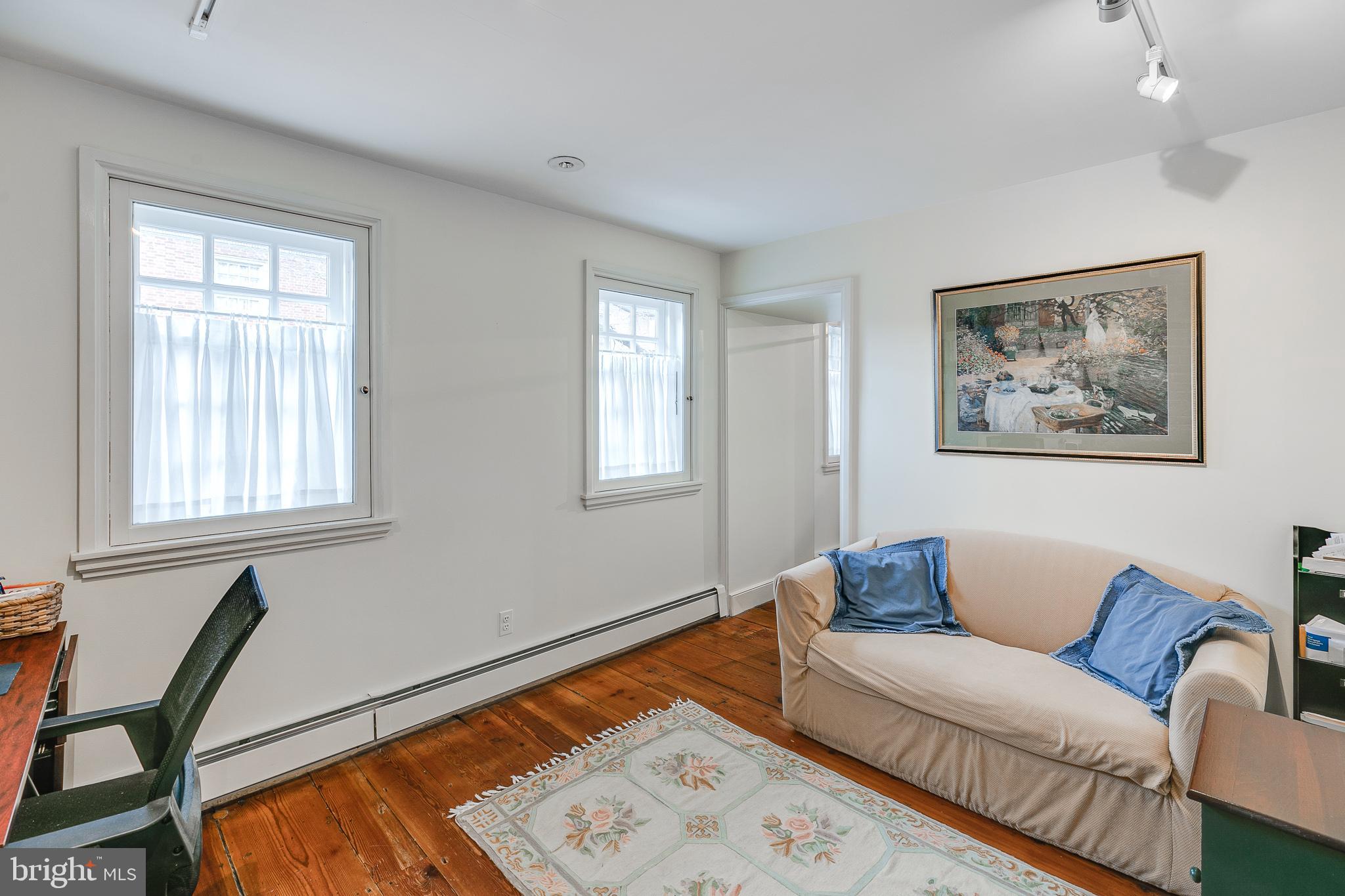 SOCIETY HILL - Residential