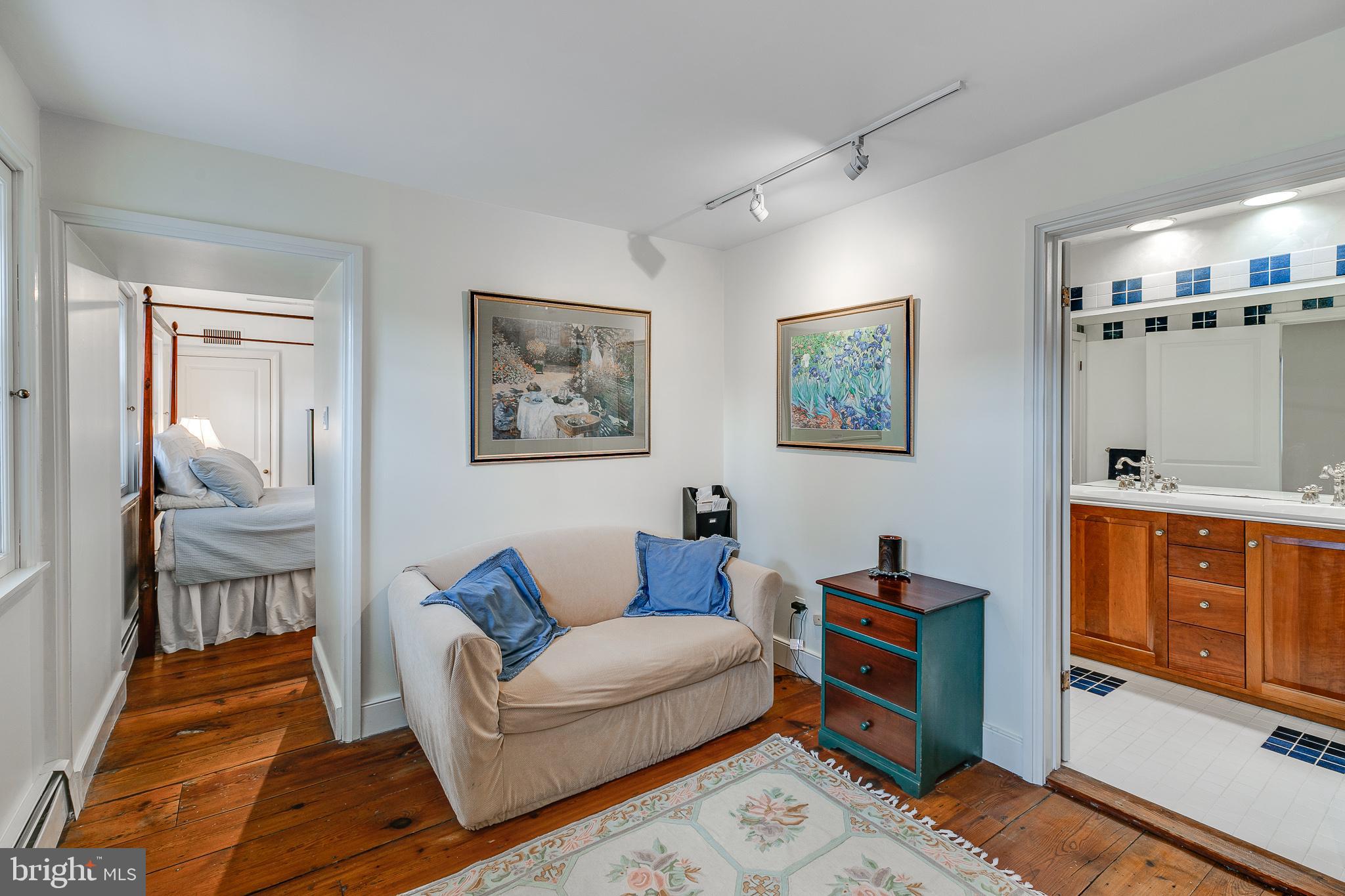 SOCIETY HILL - Residential