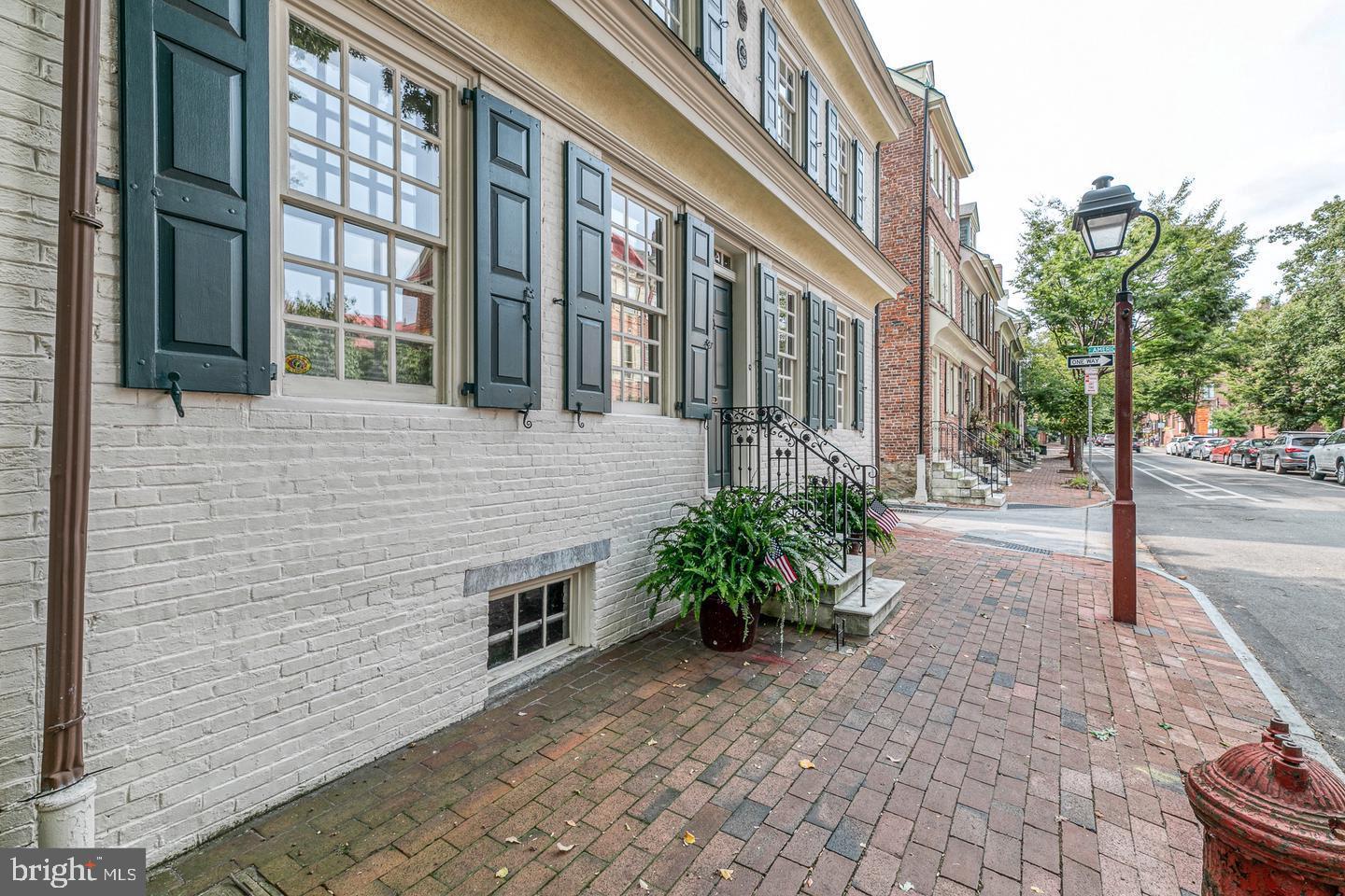 SOCIETY HILL - Residential