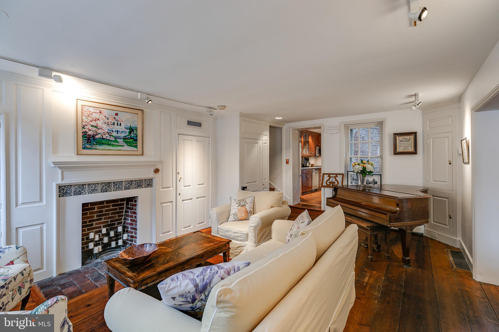 SOCIETY HILL - Residential