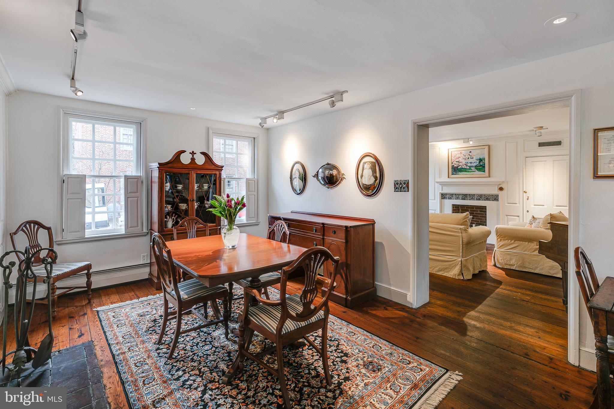 SOCIETY HILL - Residential