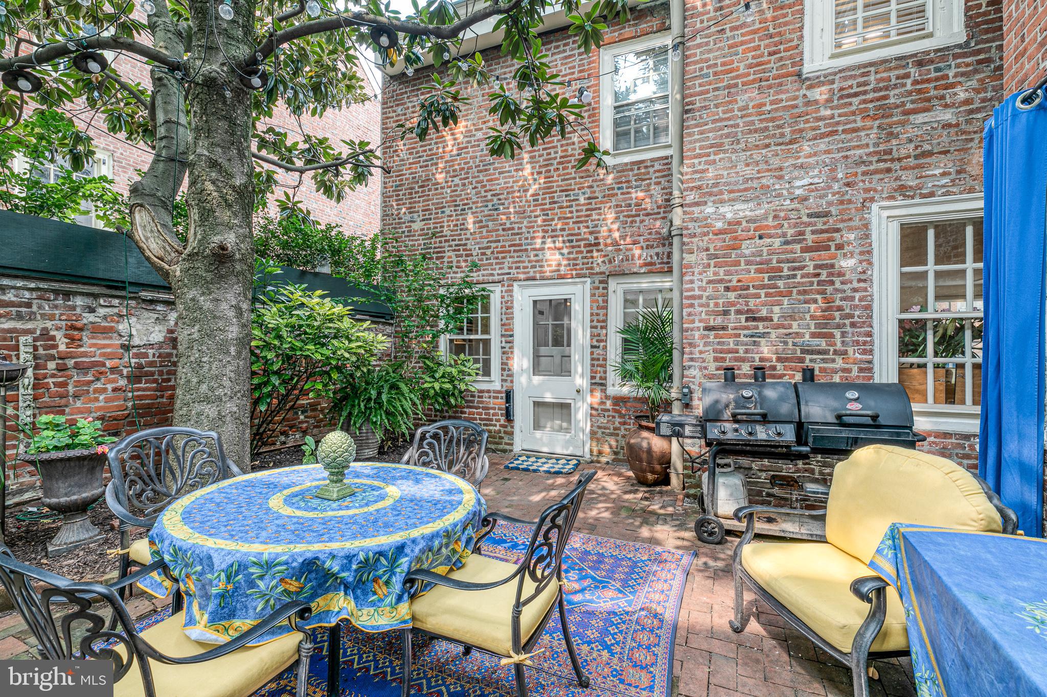 SOCIETY HILL - Residential