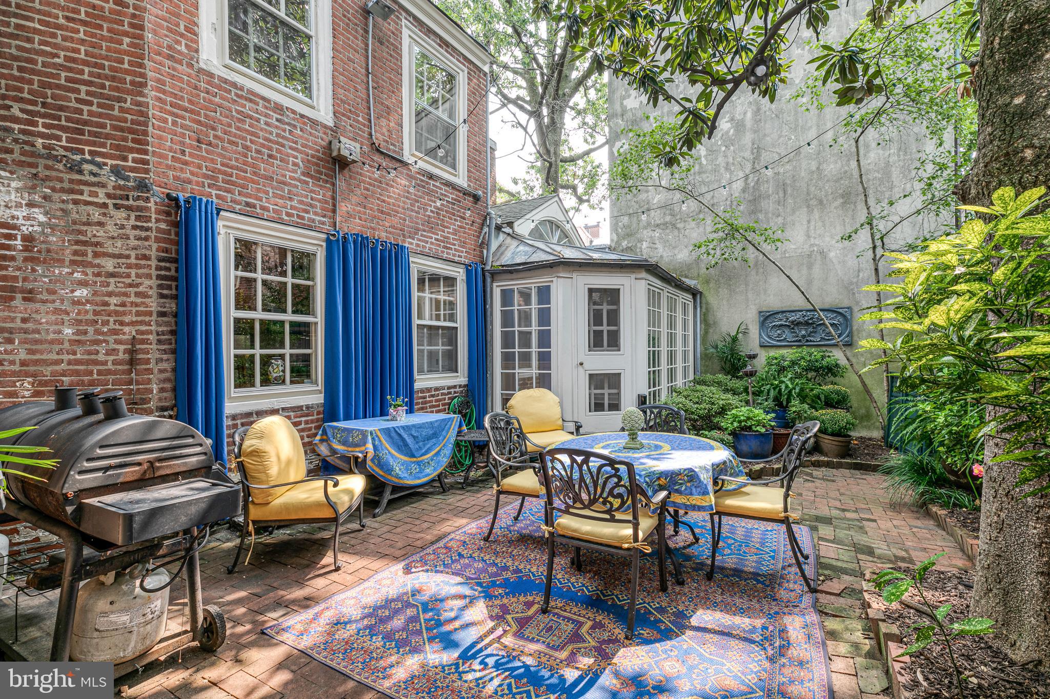 SOCIETY HILL - Residential