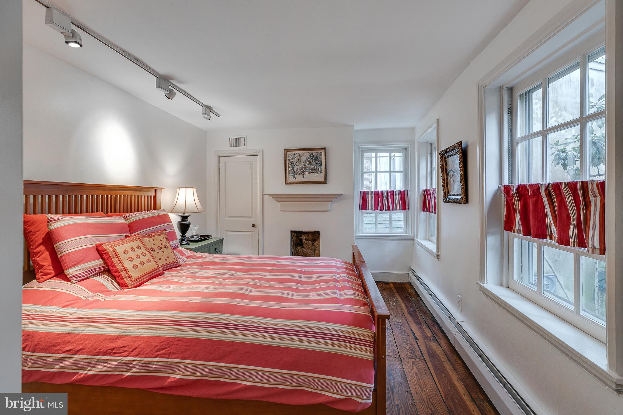 SOCIETY HILL - Residential