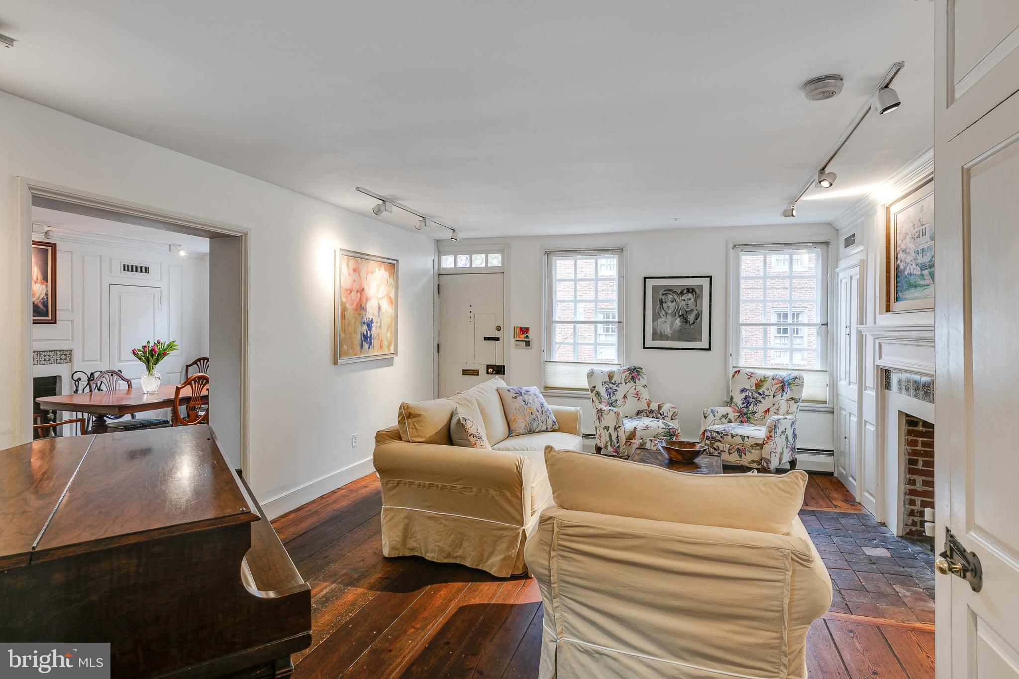 SOCIETY HILL - Residential