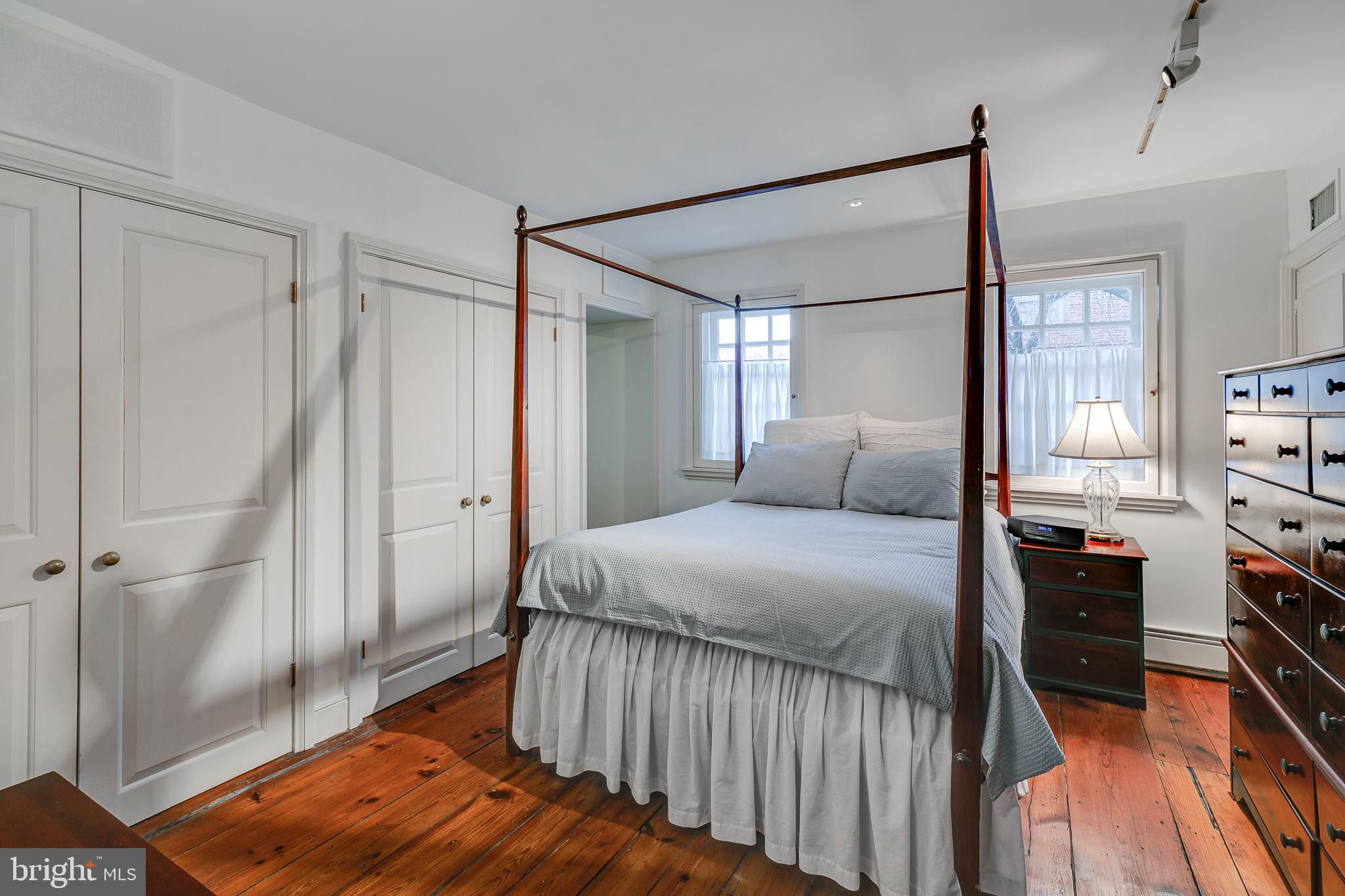 SOCIETY HILL - Residential