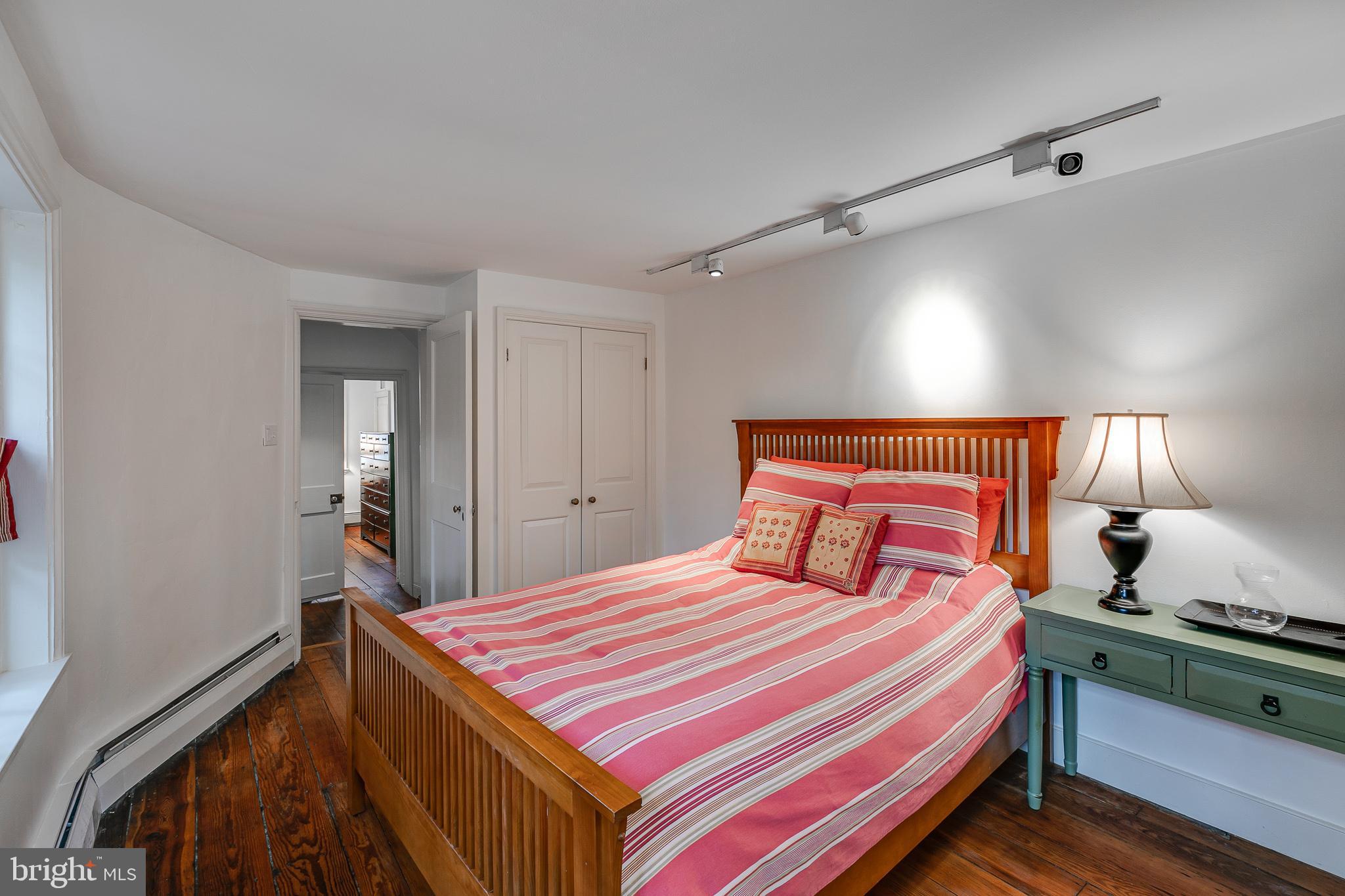 SOCIETY HILL - Residential