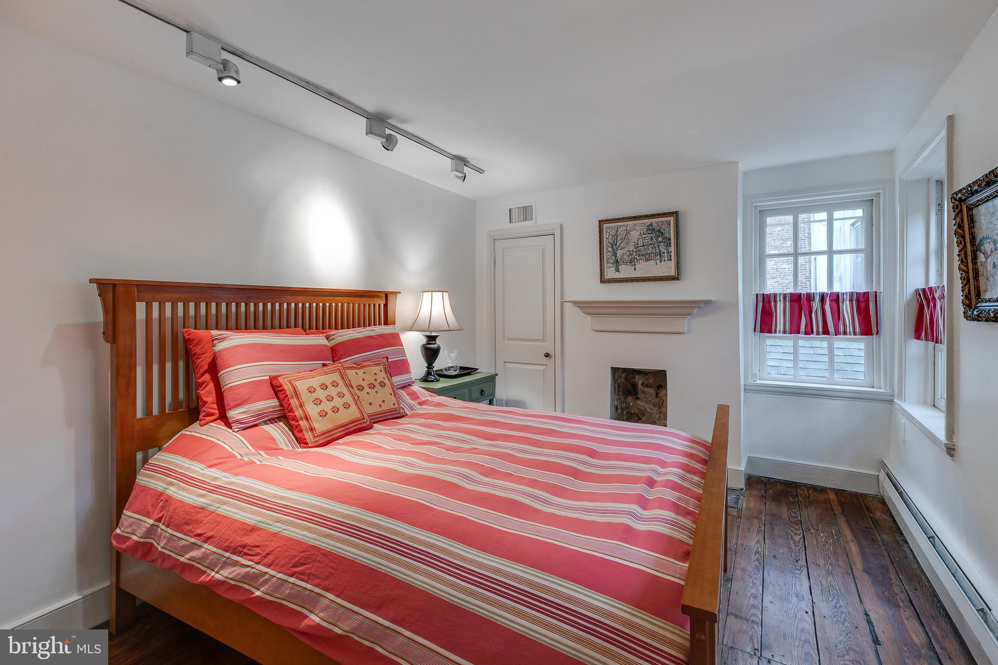 SOCIETY HILL - Residential