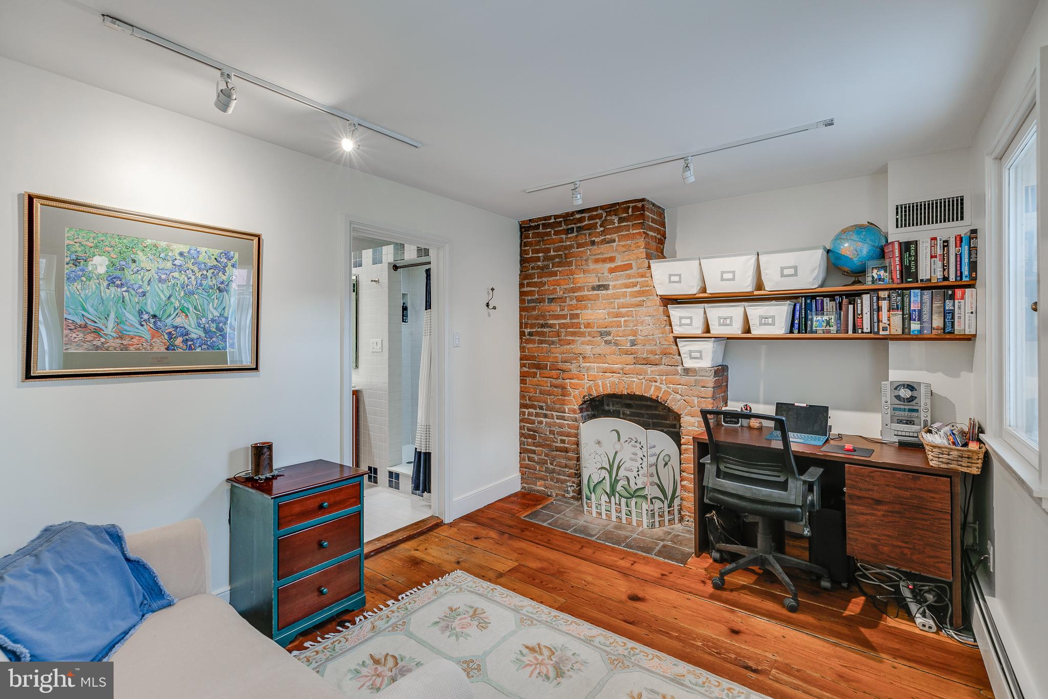 SOCIETY HILL - Residential