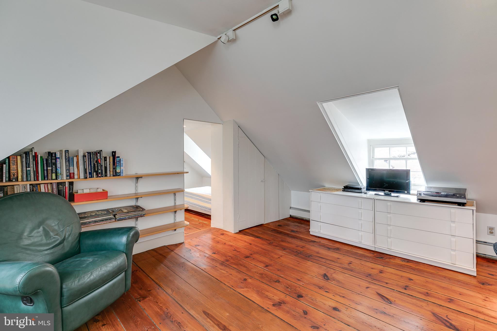 SOCIETY HILL - Residential