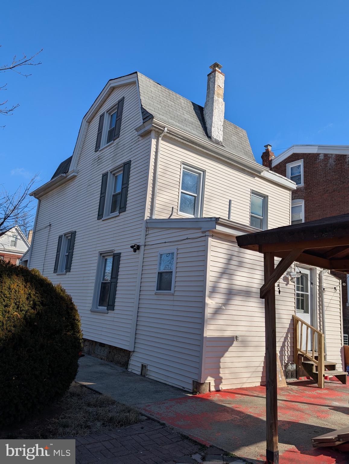 LAWNDALE - Residential