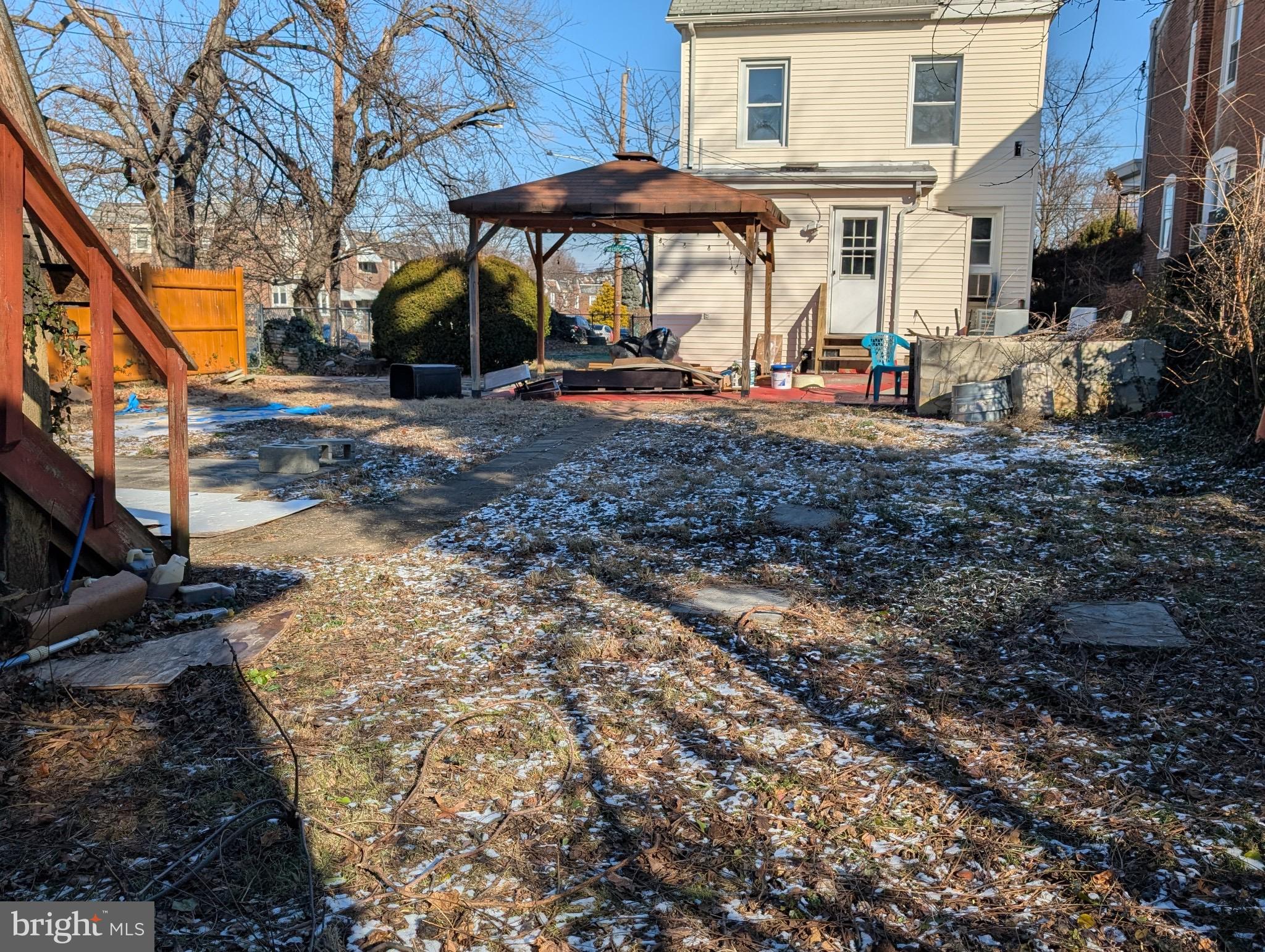 LAWNDALE - Residential