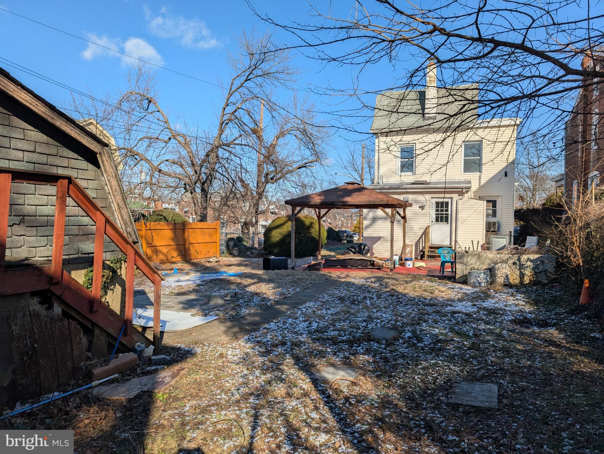 LAWNDALE - Residential