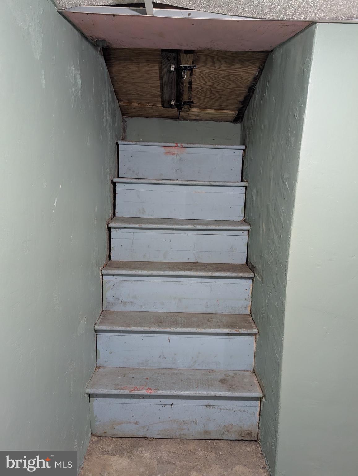 LAWNDALE - Residential