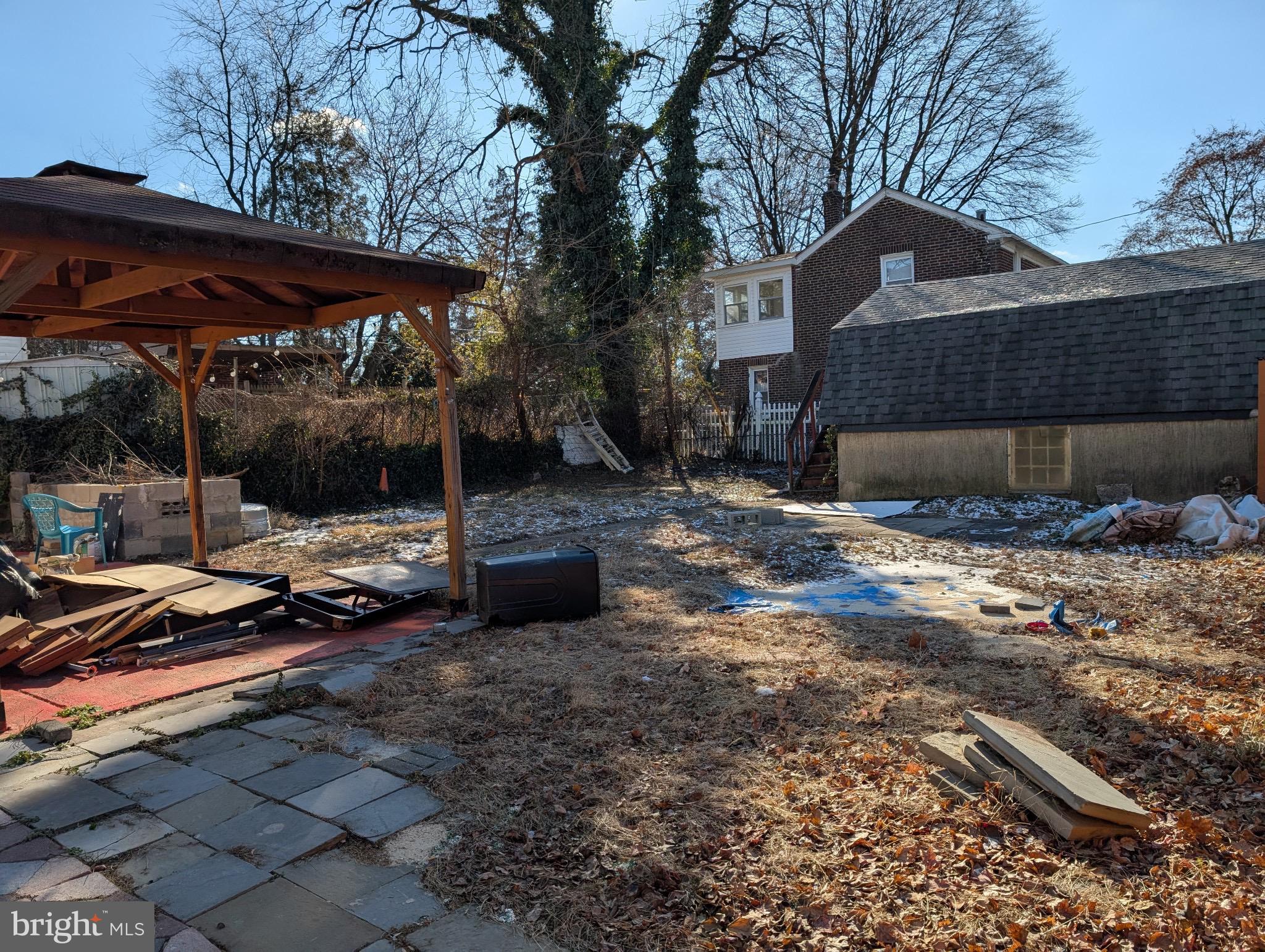 LAWNDALE - Residential